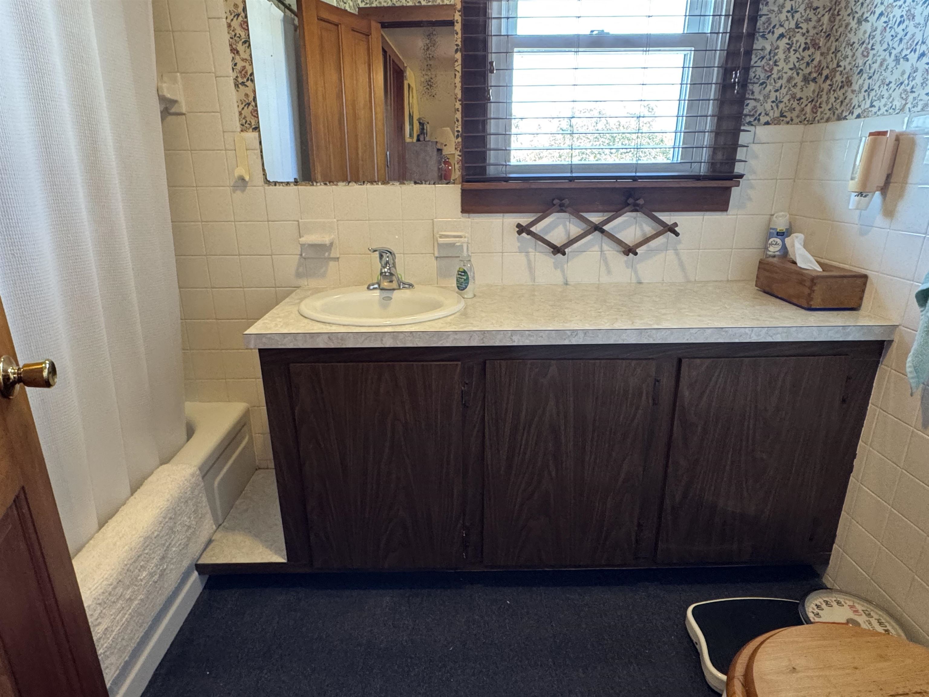 2nd Floor Bath