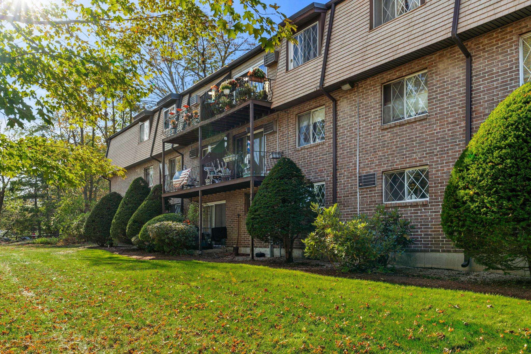 MLS 5064423: 2 Silvestri Circle-Unit 4, Derry NH