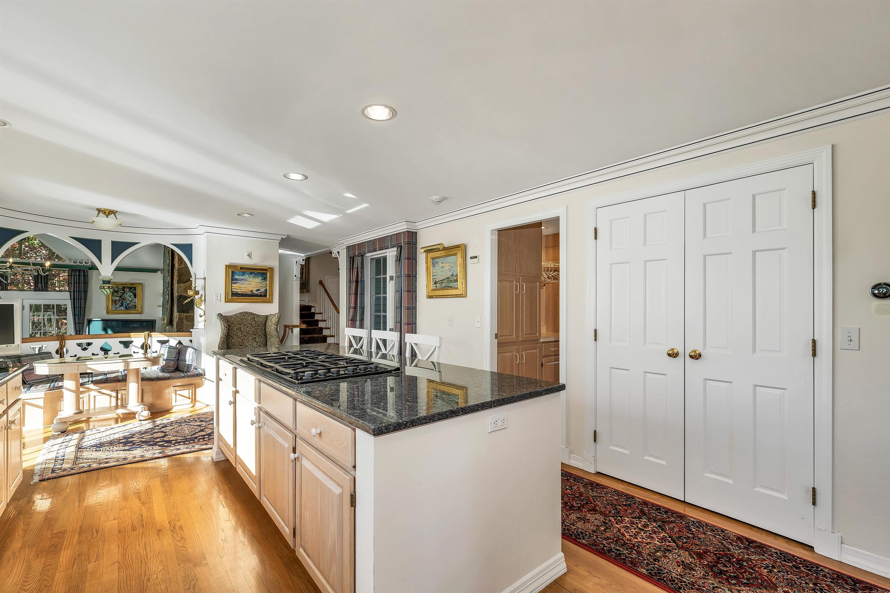 Large Island and pantry