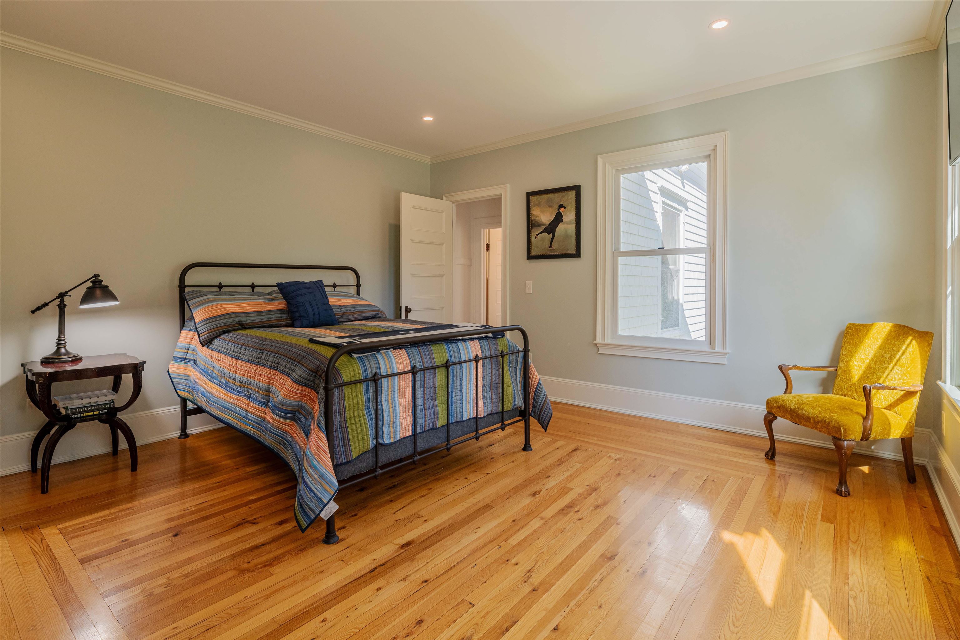 2nd floor bedroom