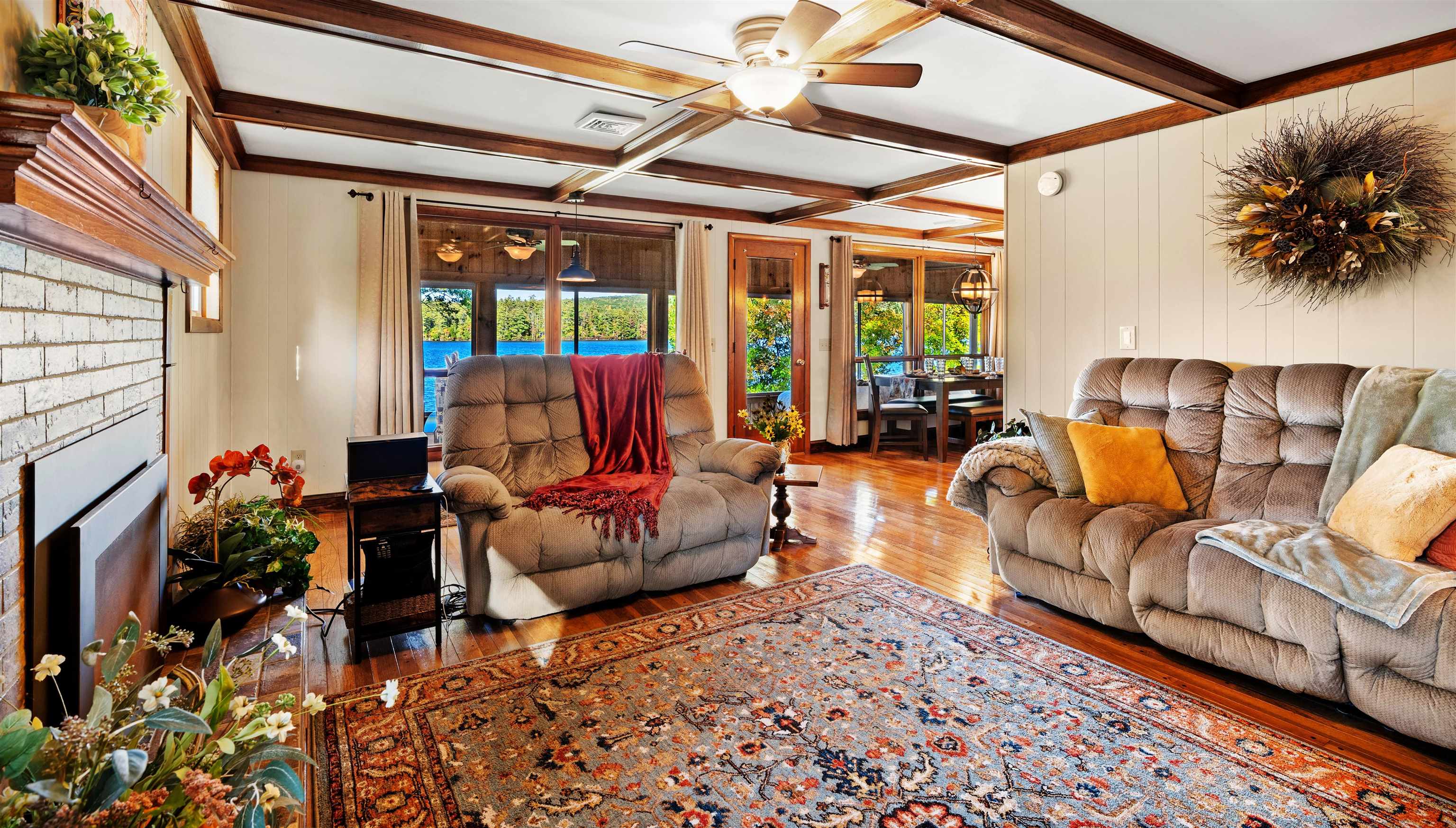 Formal living room  w/gas fireplace