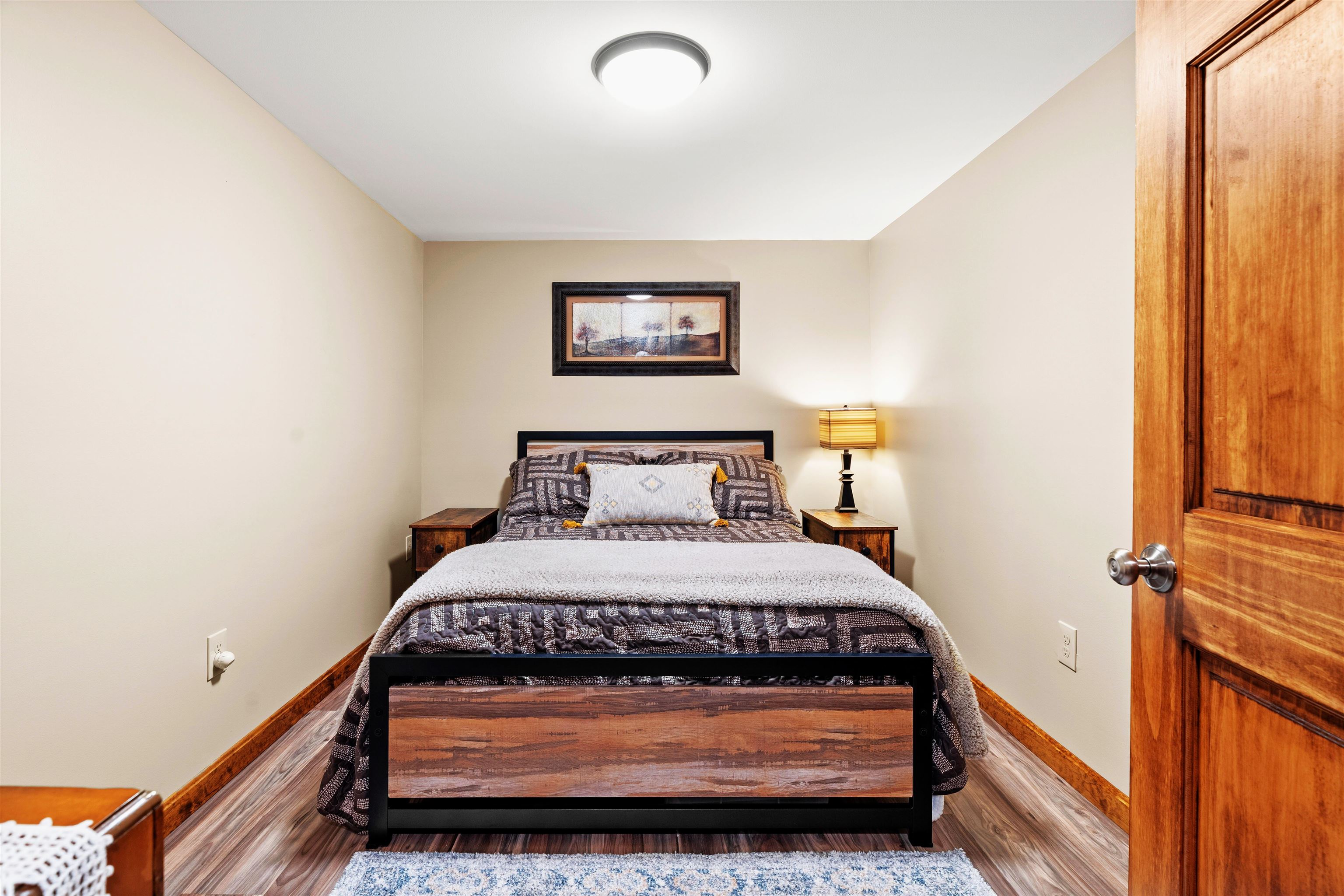 Lower level Bedroom/office/study