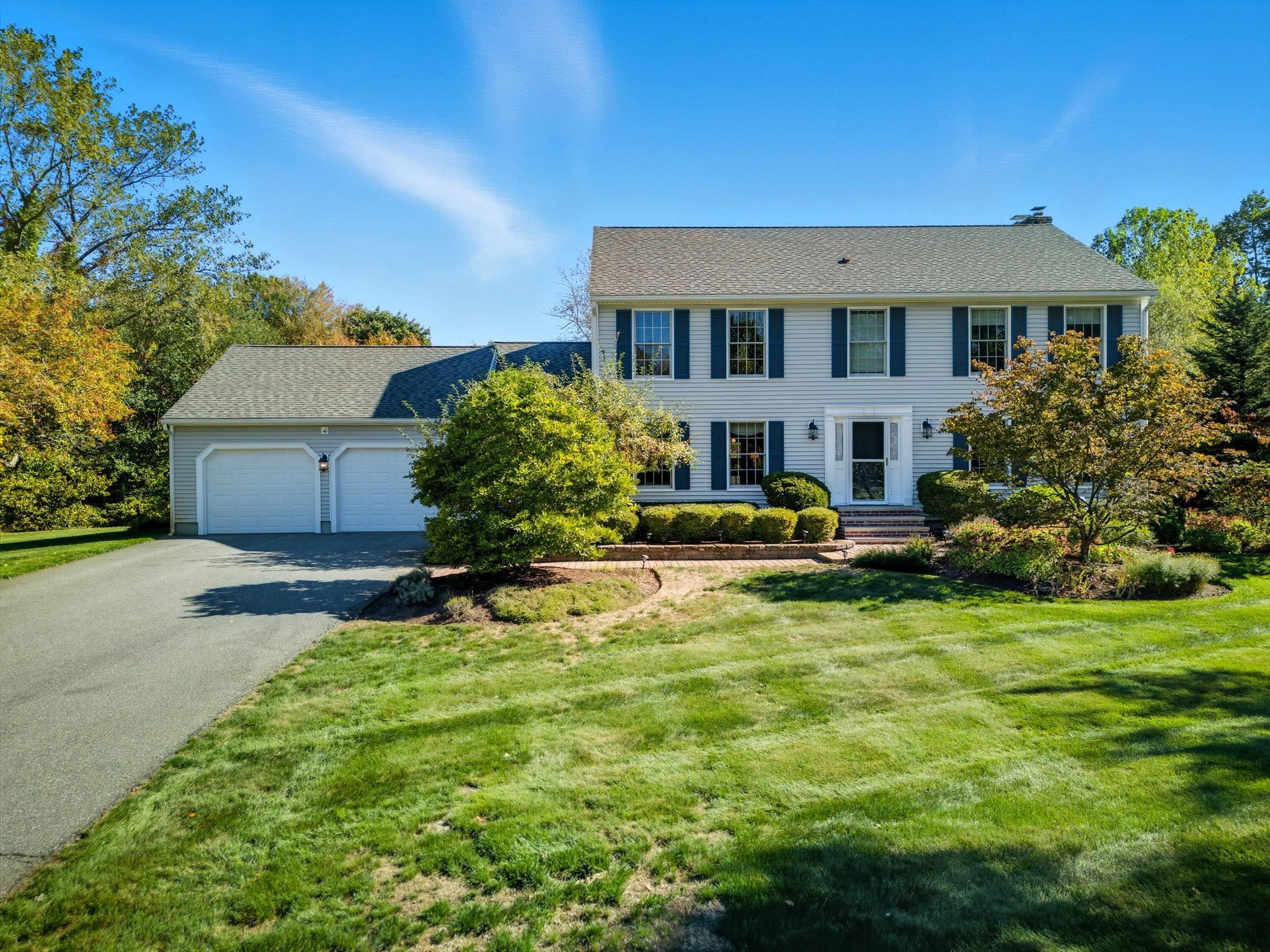 MLS 5064616: 7 Camelot Road, Windham NH