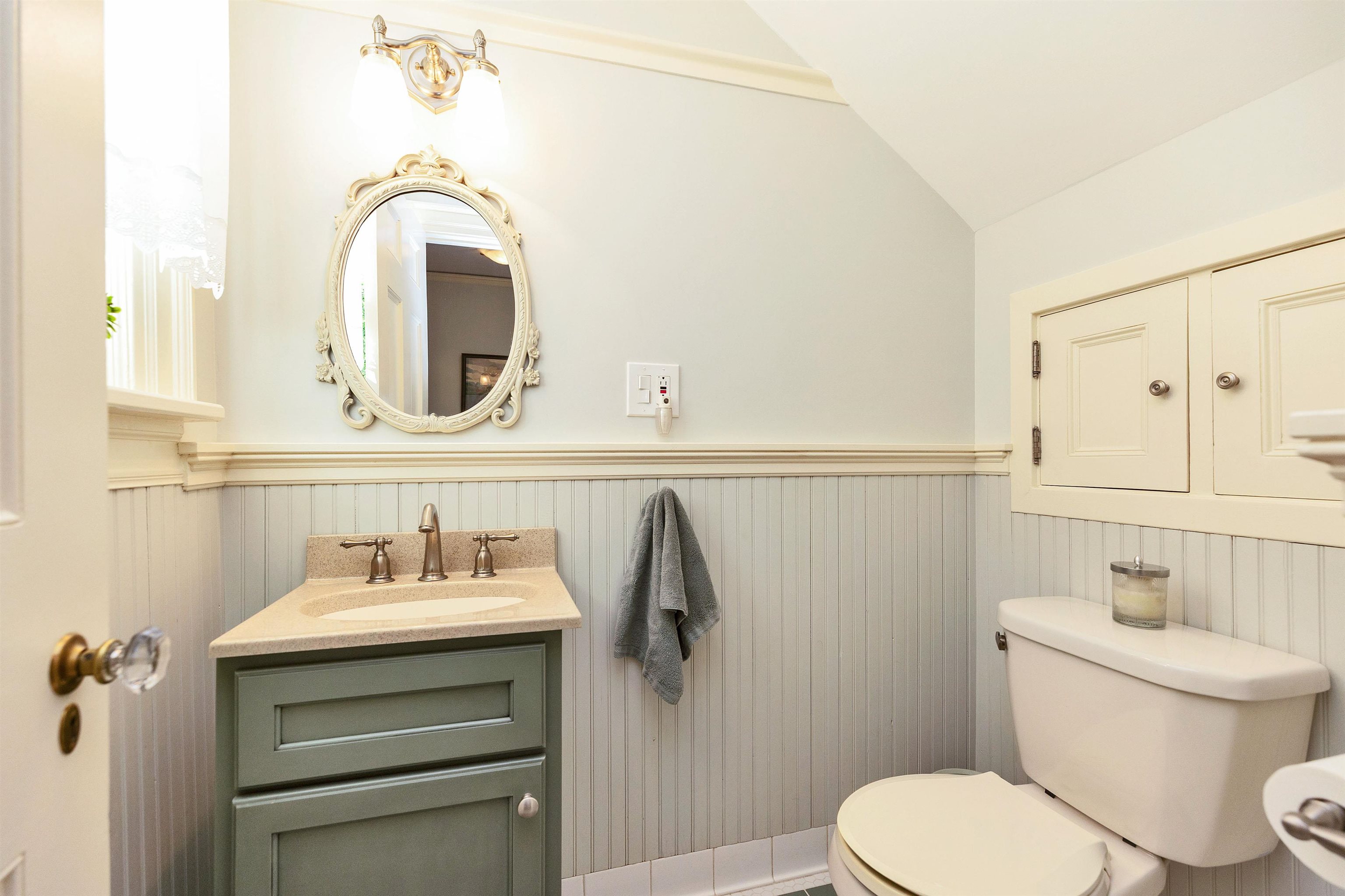 First Floor 1/2 bath