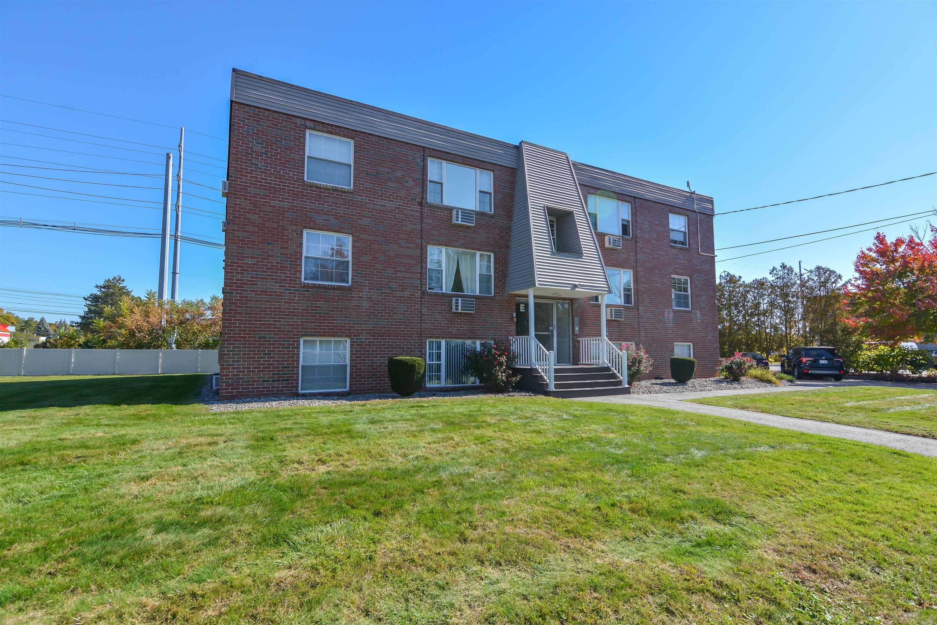 MLS 5064724: 99 Cluff Crossing Road-Unit 7, Salem NH
