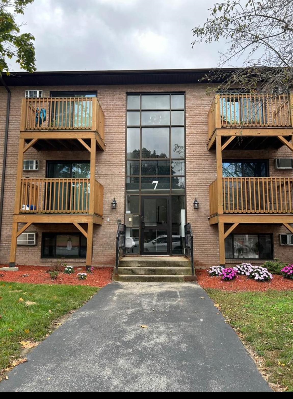 MLS 5064831: 7 Lancelot Court-Unit 4, Salem NH