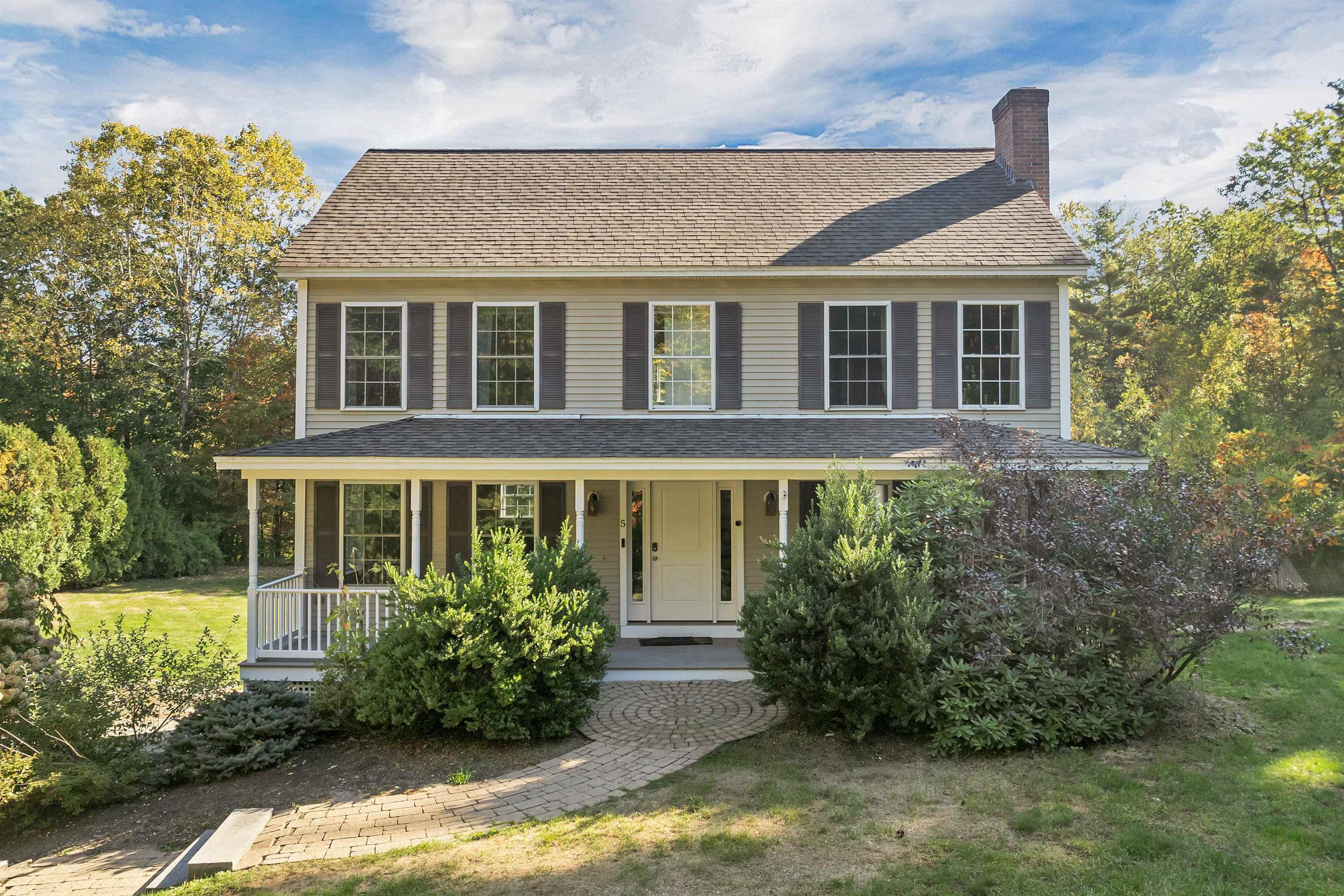 MLS 5064863: 5 Lilac Lane, Sandown NH