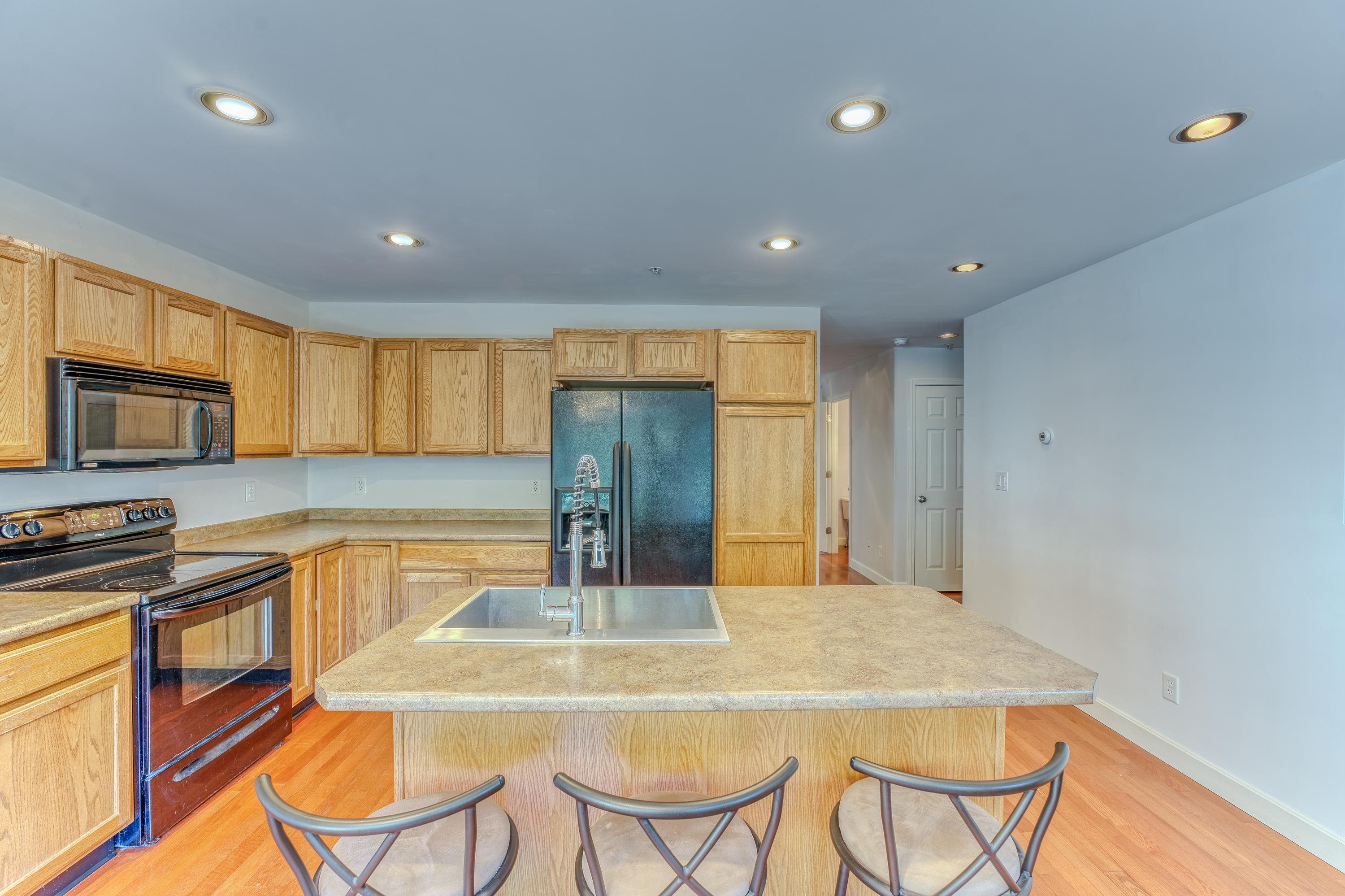 Large deep sink in kitchen island