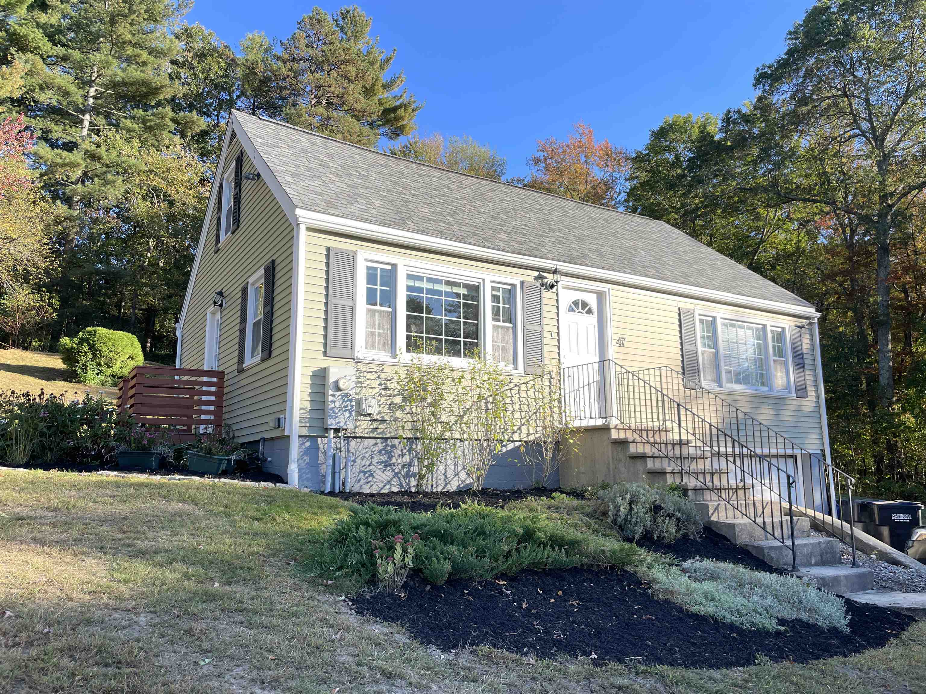 MLS 5064965: 47 Hillcrest Lane, Pelham NH