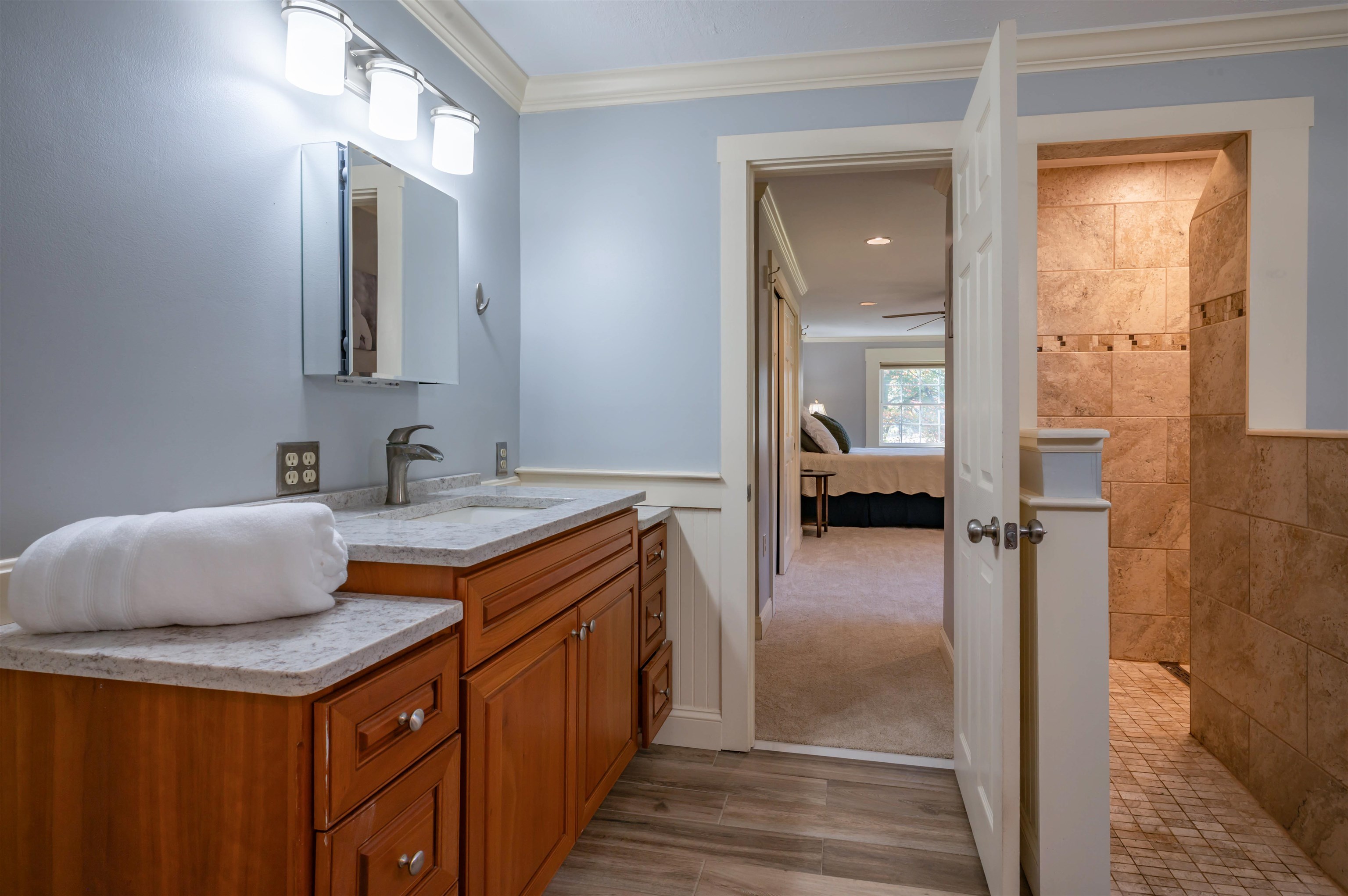 Primary En-Suite Bathroom with Walk-In Shower
