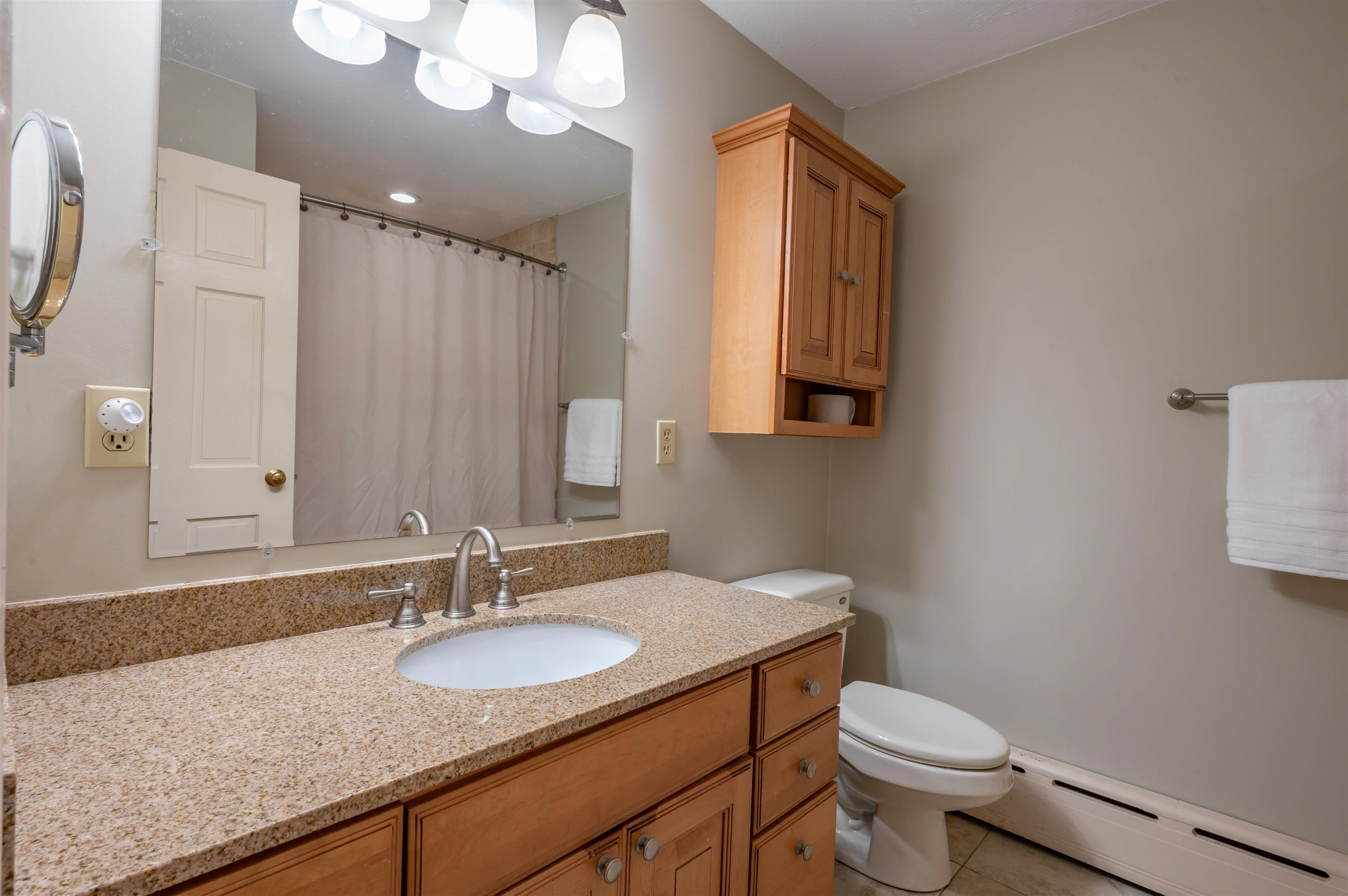 Upstairs Full Bath