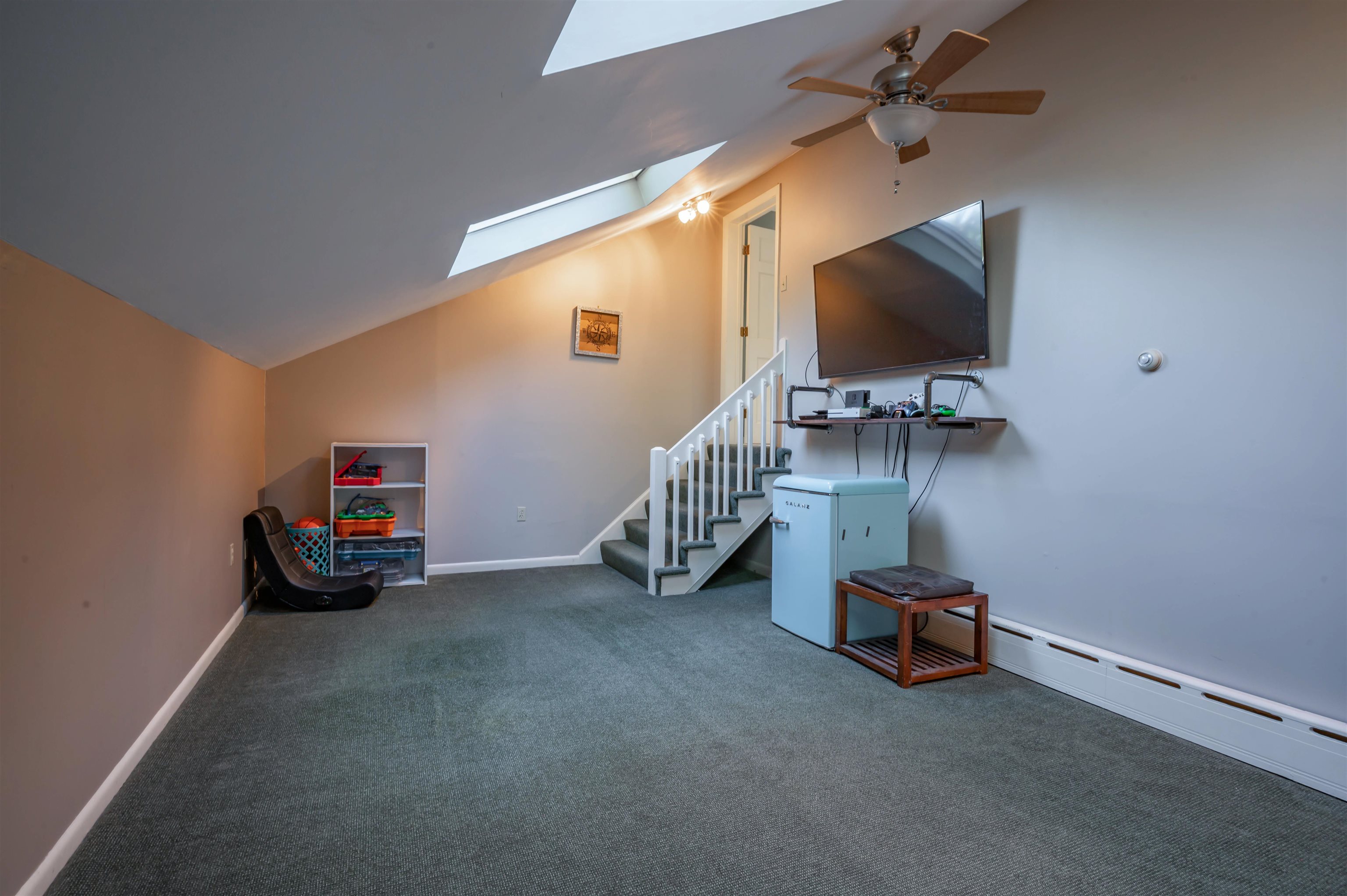 Bonus Room also accessible from Garage
