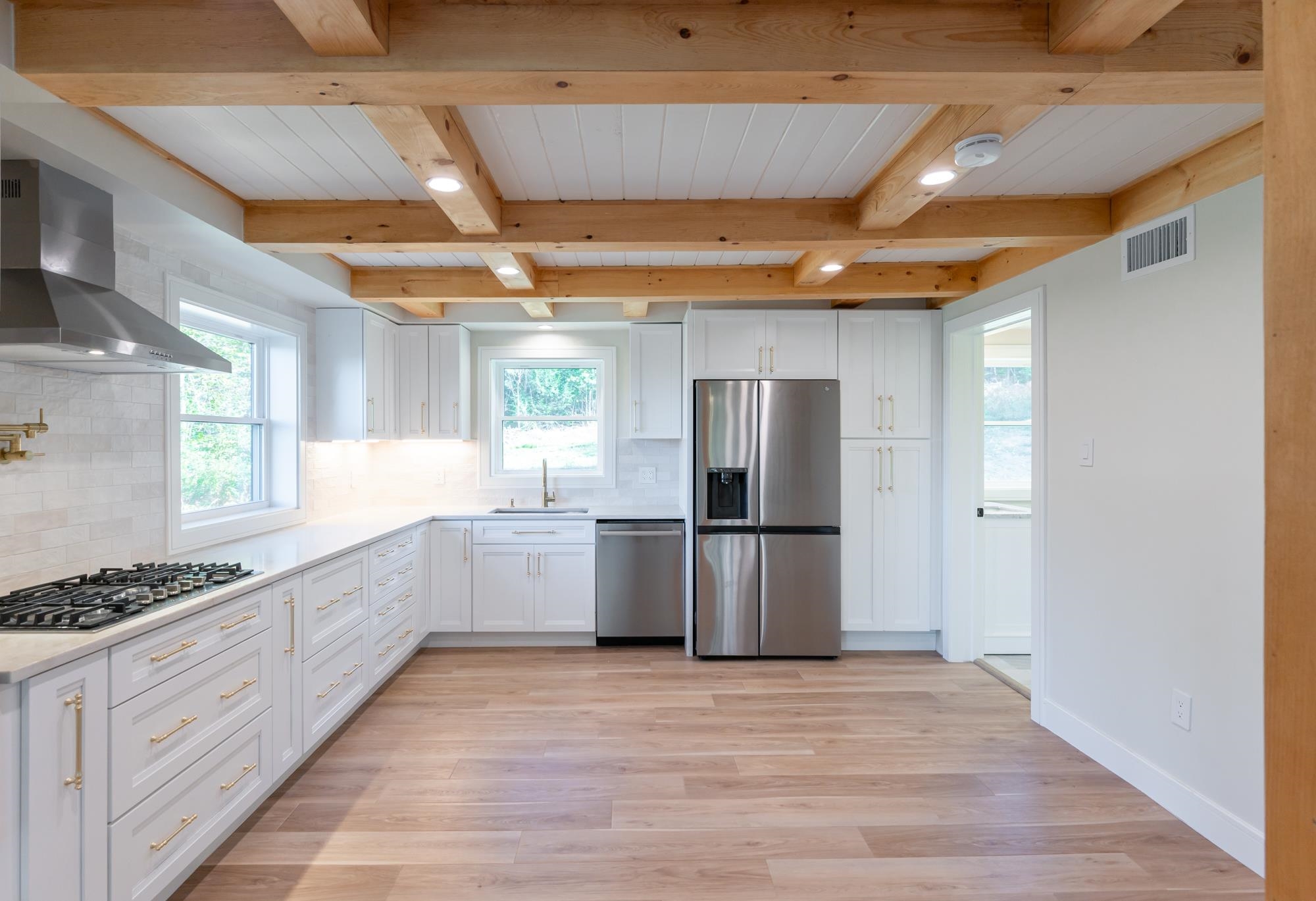 Plenty of Cabinets