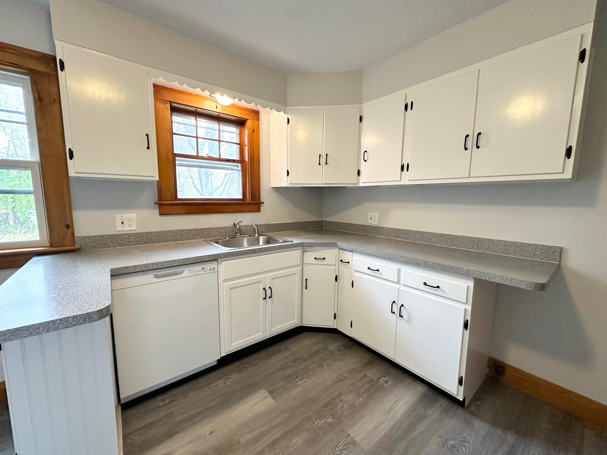 Lots of Cabinet Space!