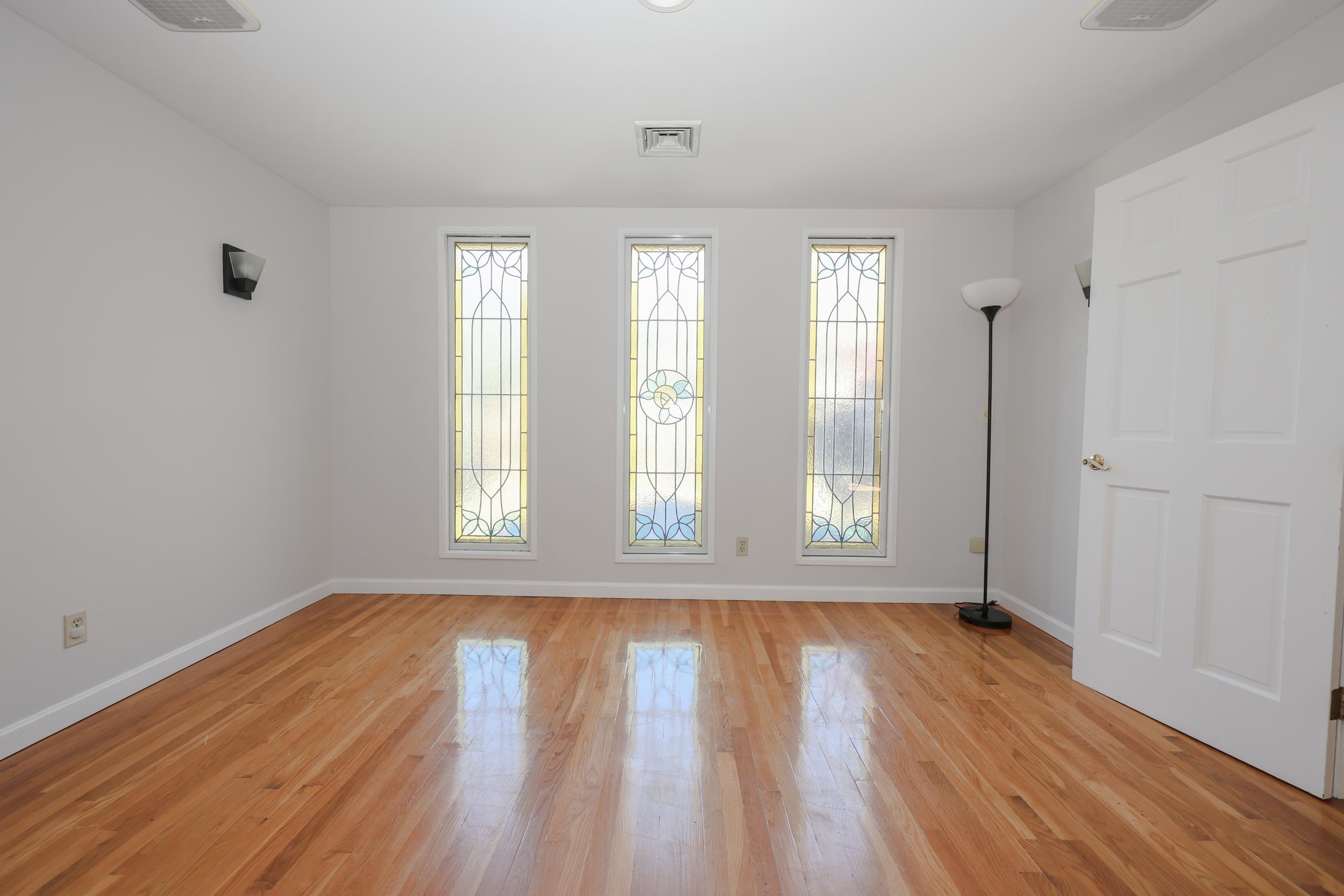 2nd floor foyer area