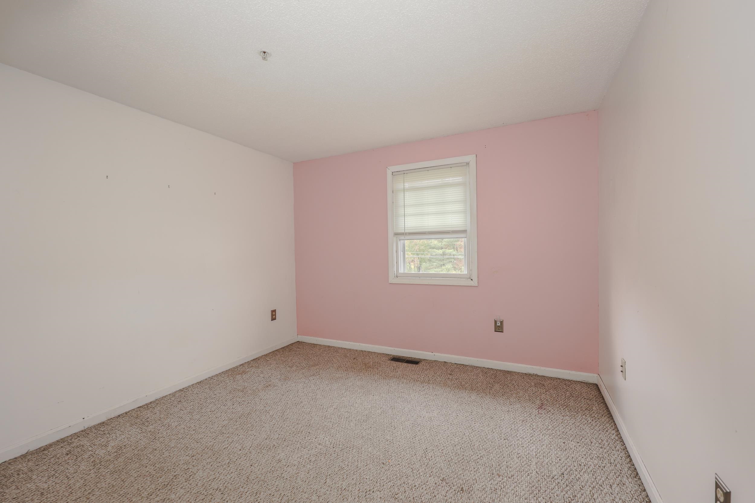 Photo 17 of 23