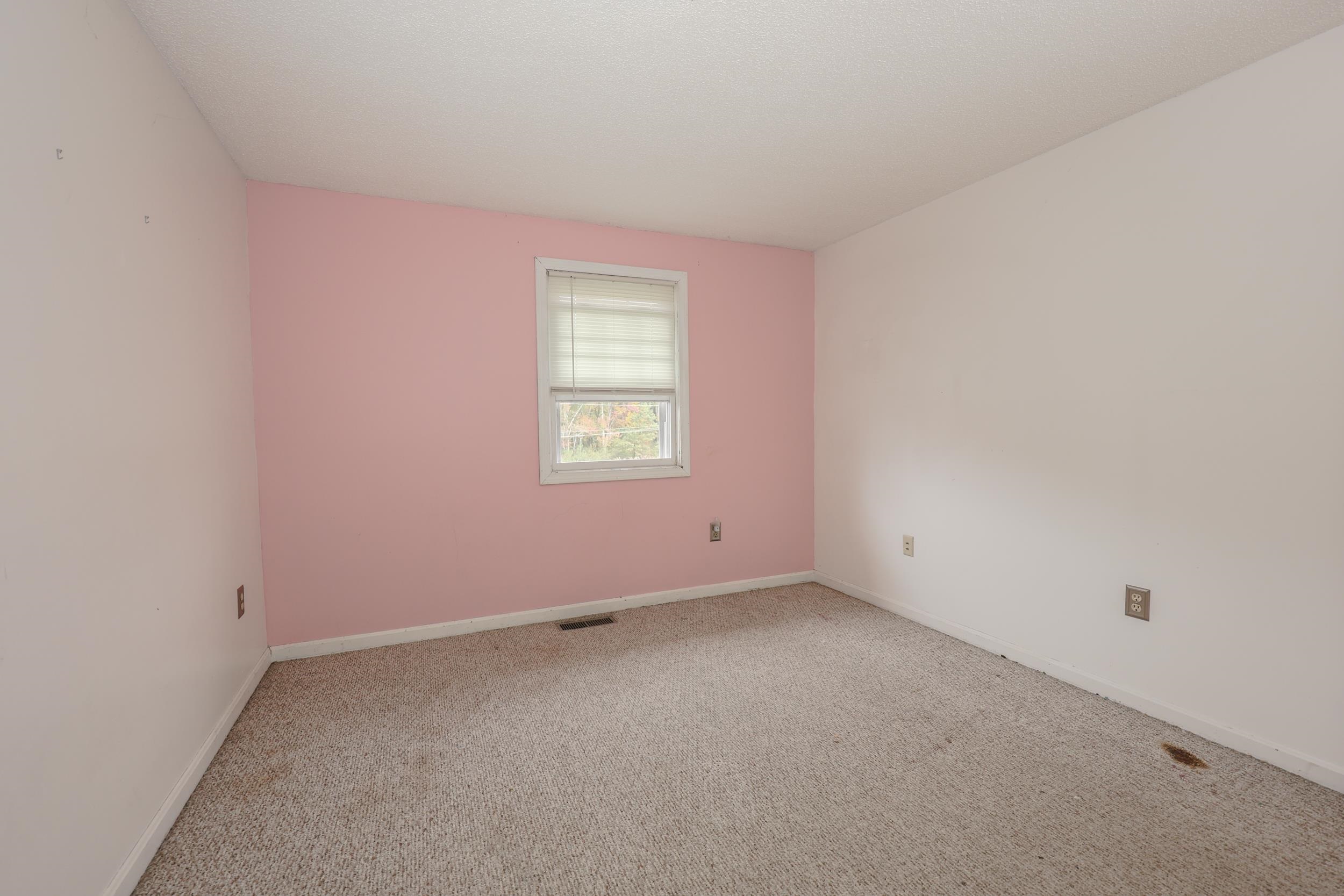 Photo 19 of 23