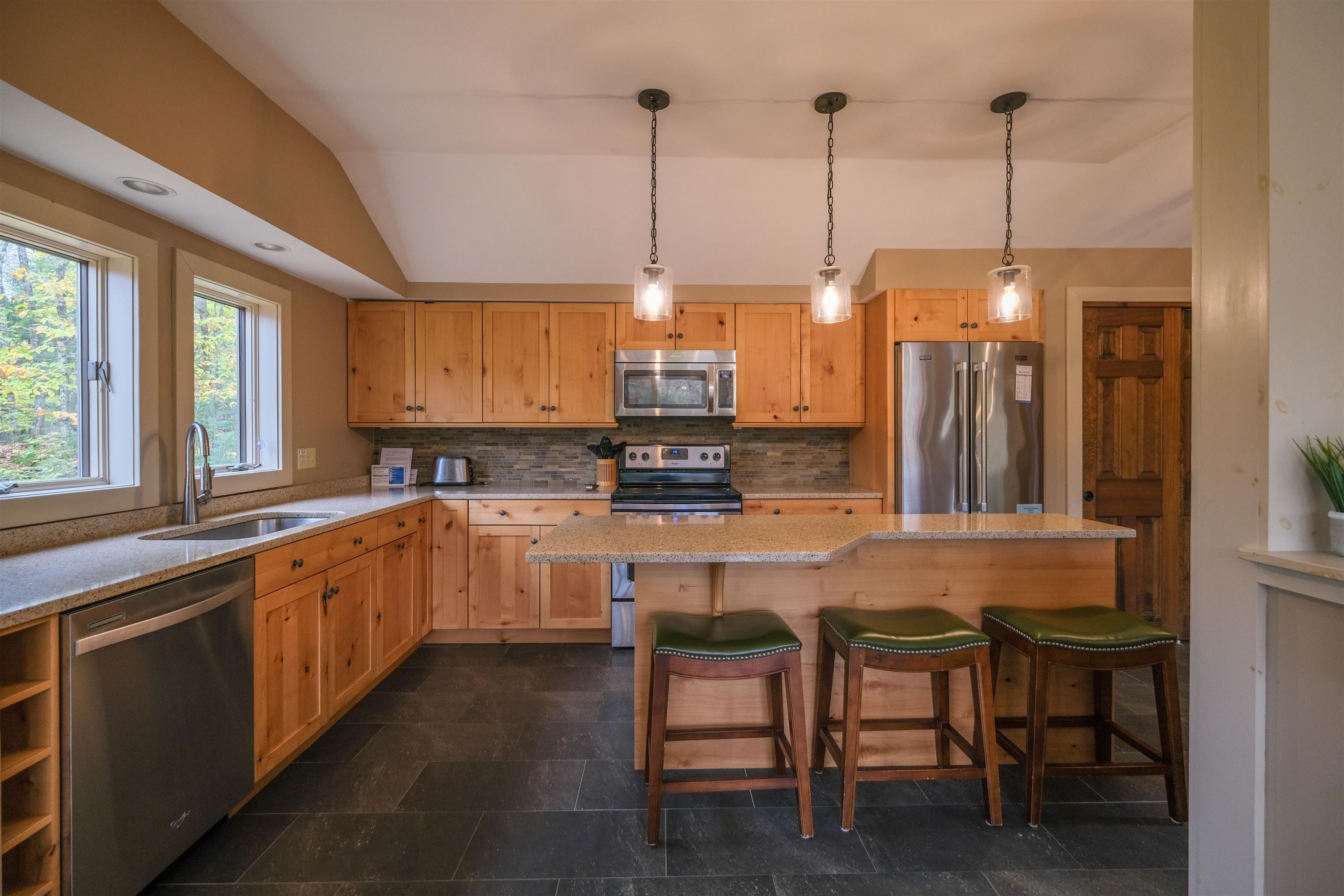 Great counter space 24276145