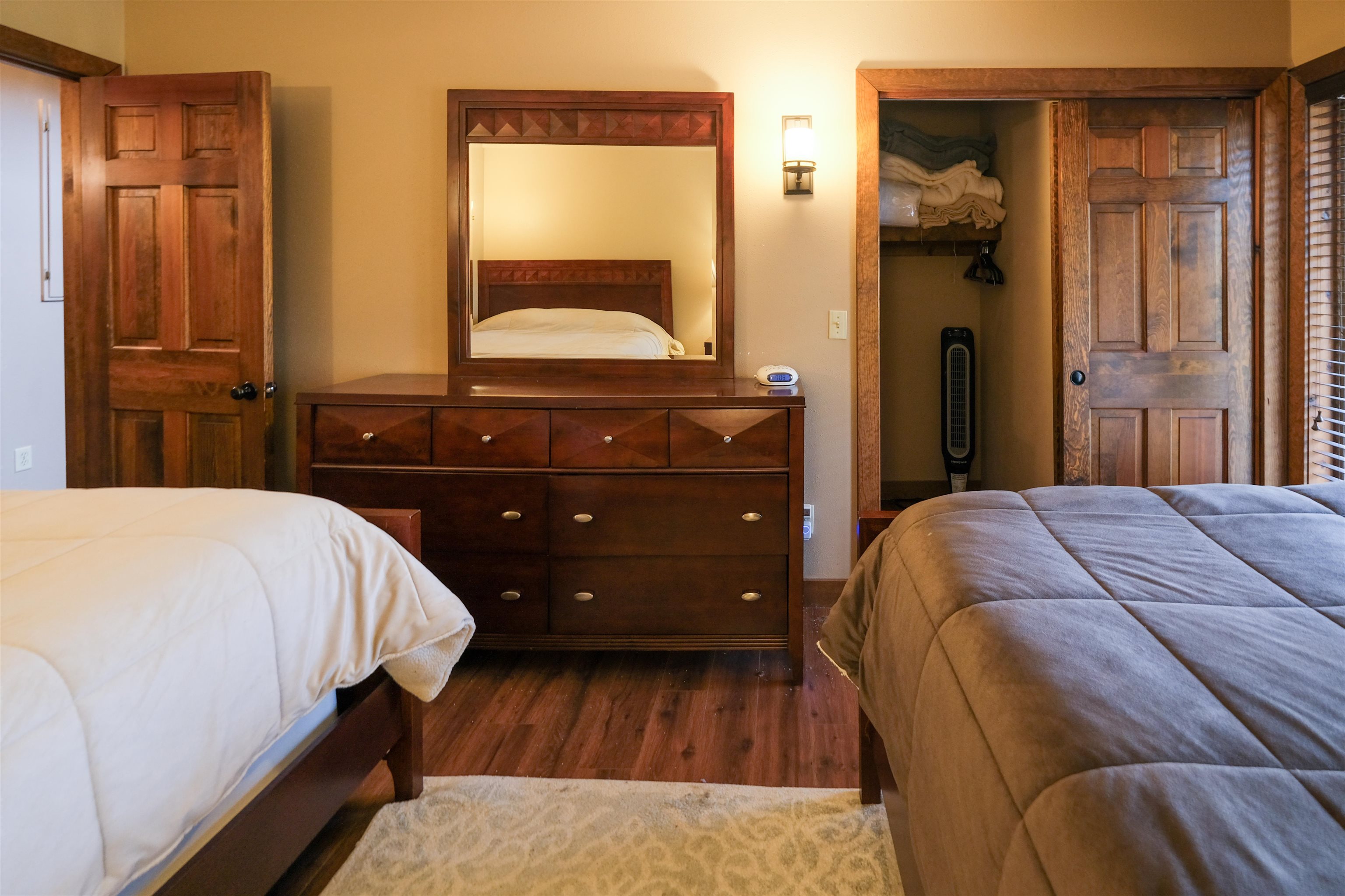 Good storage and closets 24276169