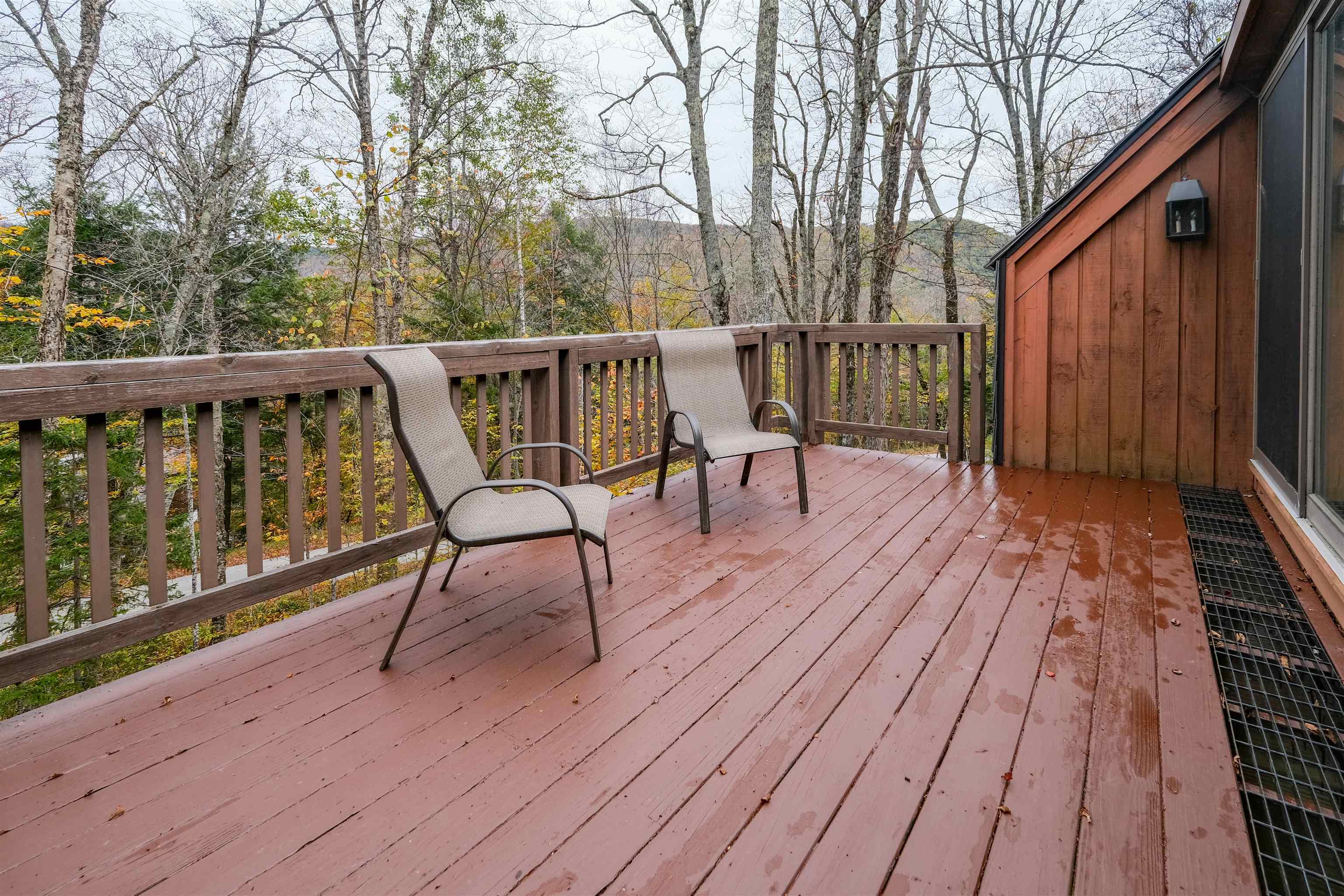 Huge deck 24276179