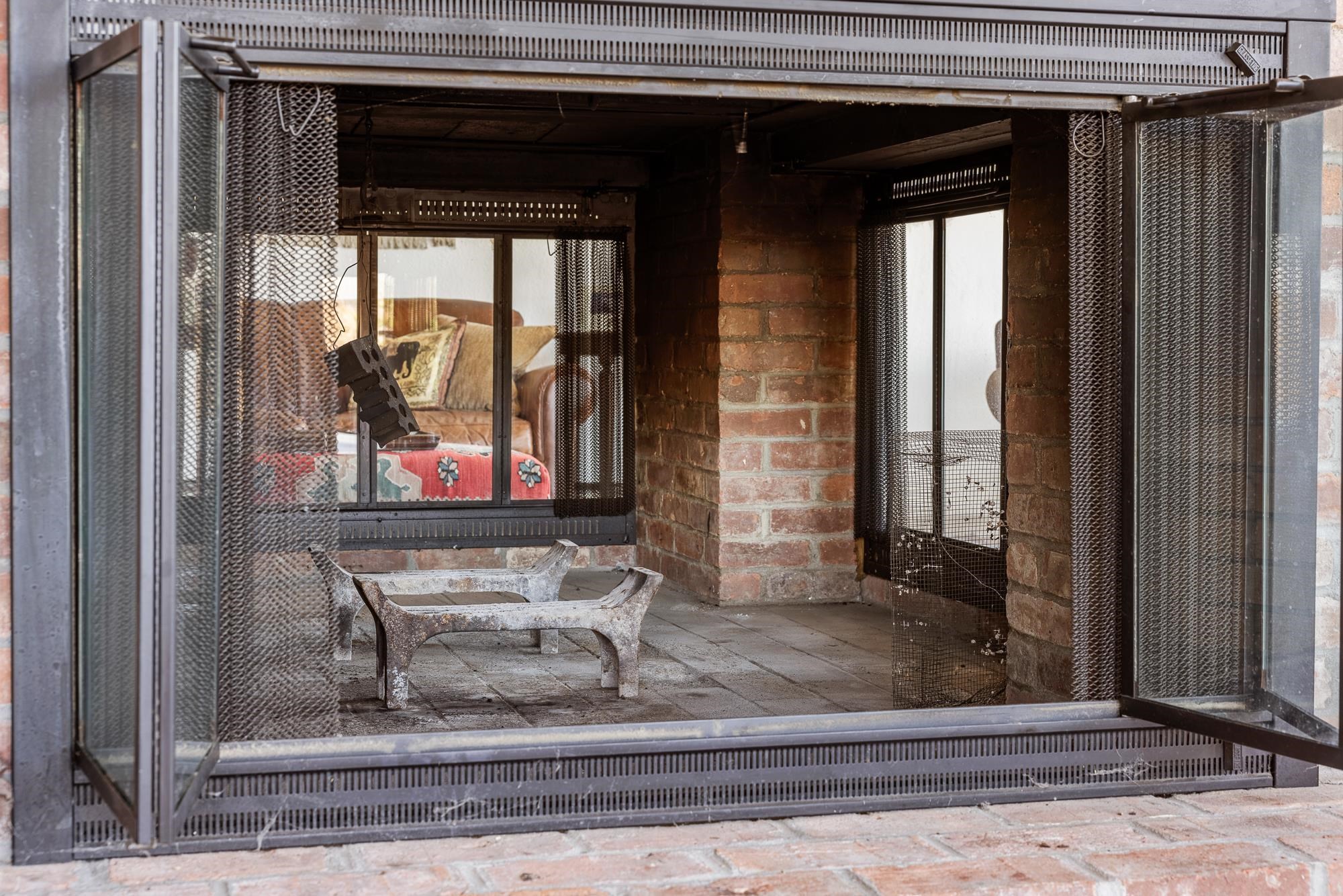 Three sided fireplace