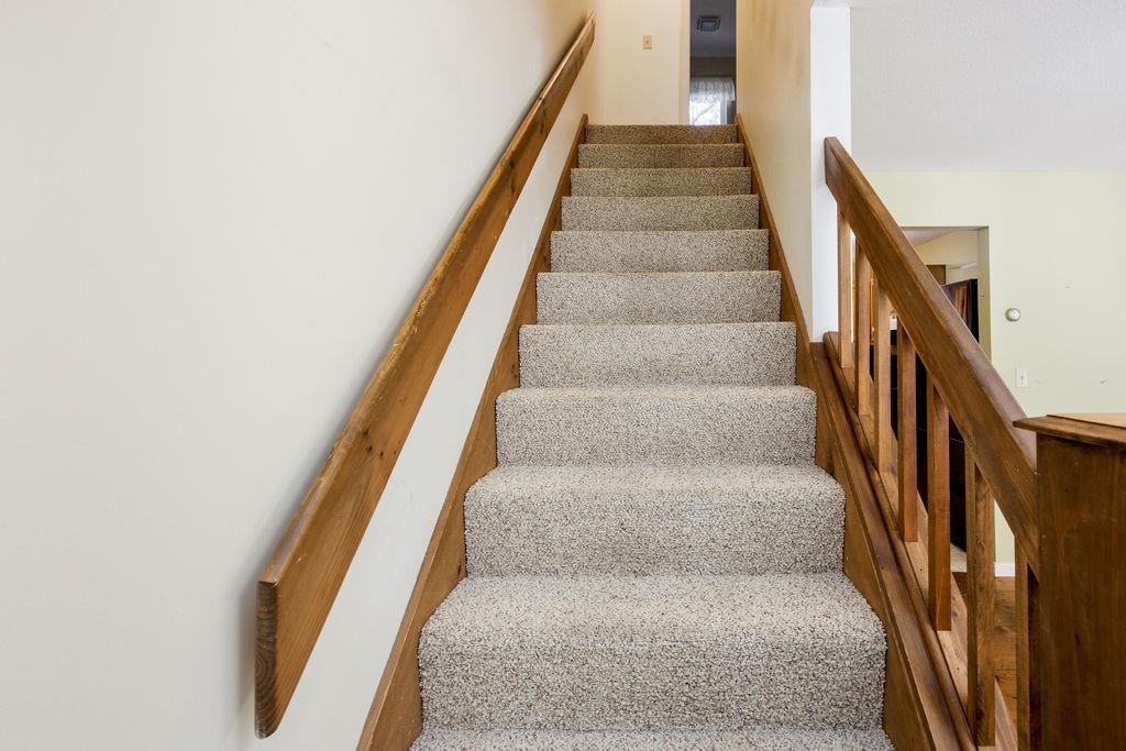 Staircase 24312153
