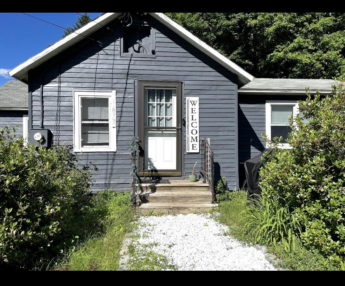 VILLAGE OF WHITE RIVER JUNCTION IN TOWN OF HARTFORD VT Home for sale $$425,000 | $468 per sq.ft.