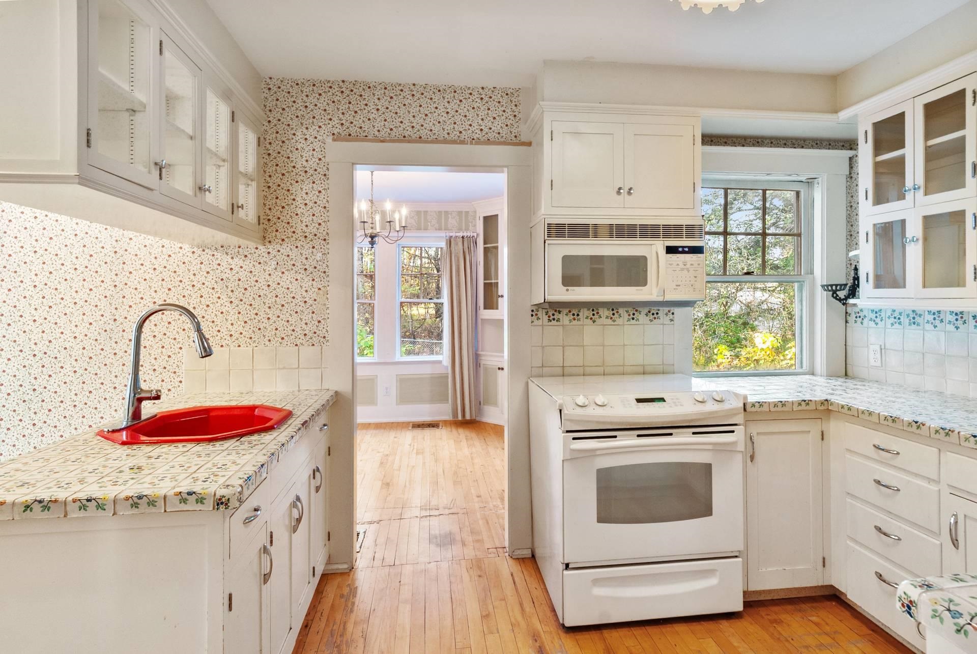 Bright Kitchen
