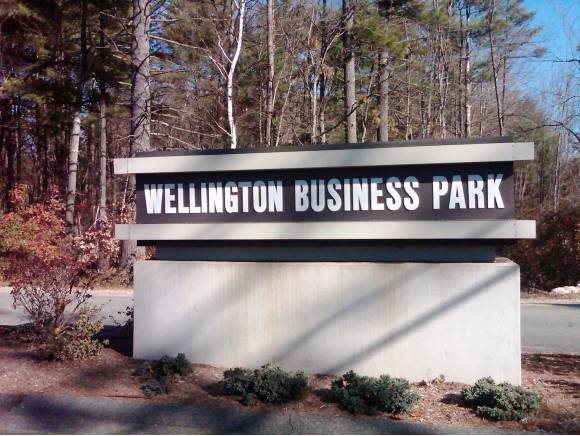 Homes for sale in Auburn, NH | 100 Dartmouth Dr, Auburn, NH 03032 | MLS# 4657445