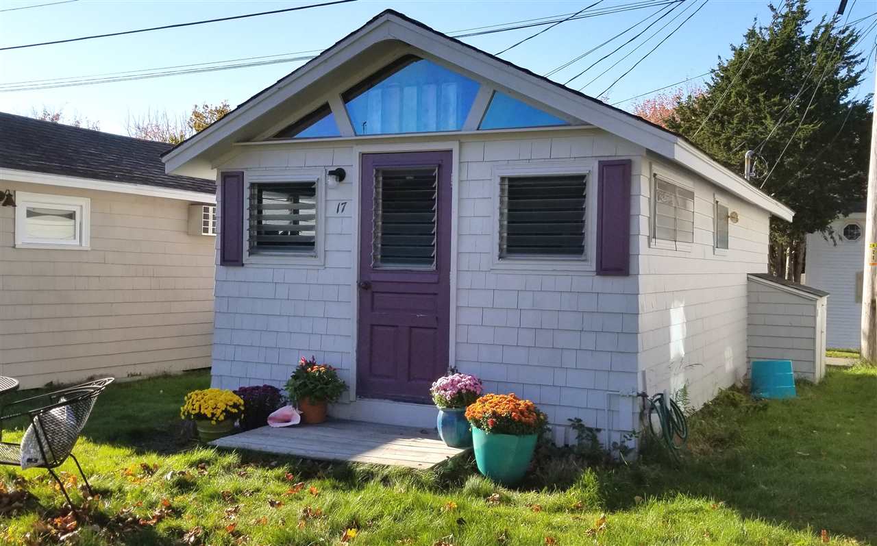 Photo of 17 Smith Avenue Hampton NH 03842