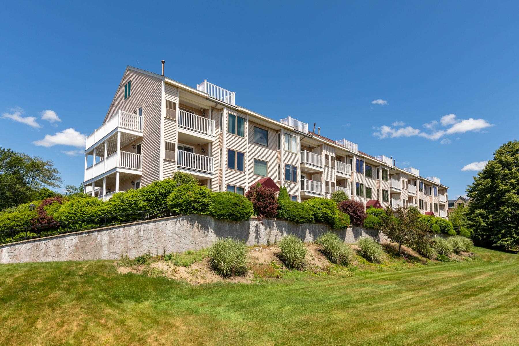 Photo of 975 Ocean Boulevard Hampton NH 03842