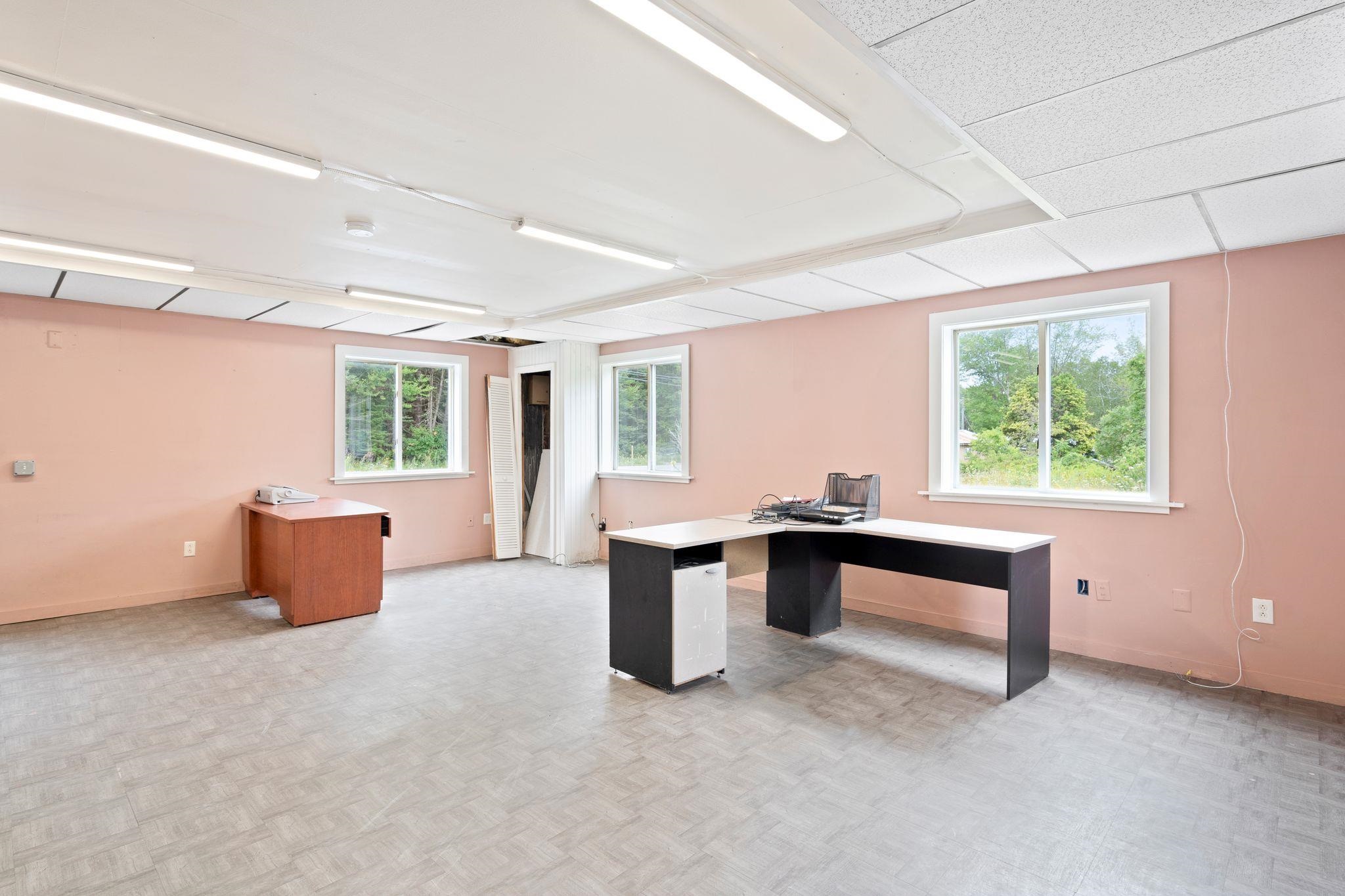 Office space looking toward front 19153445