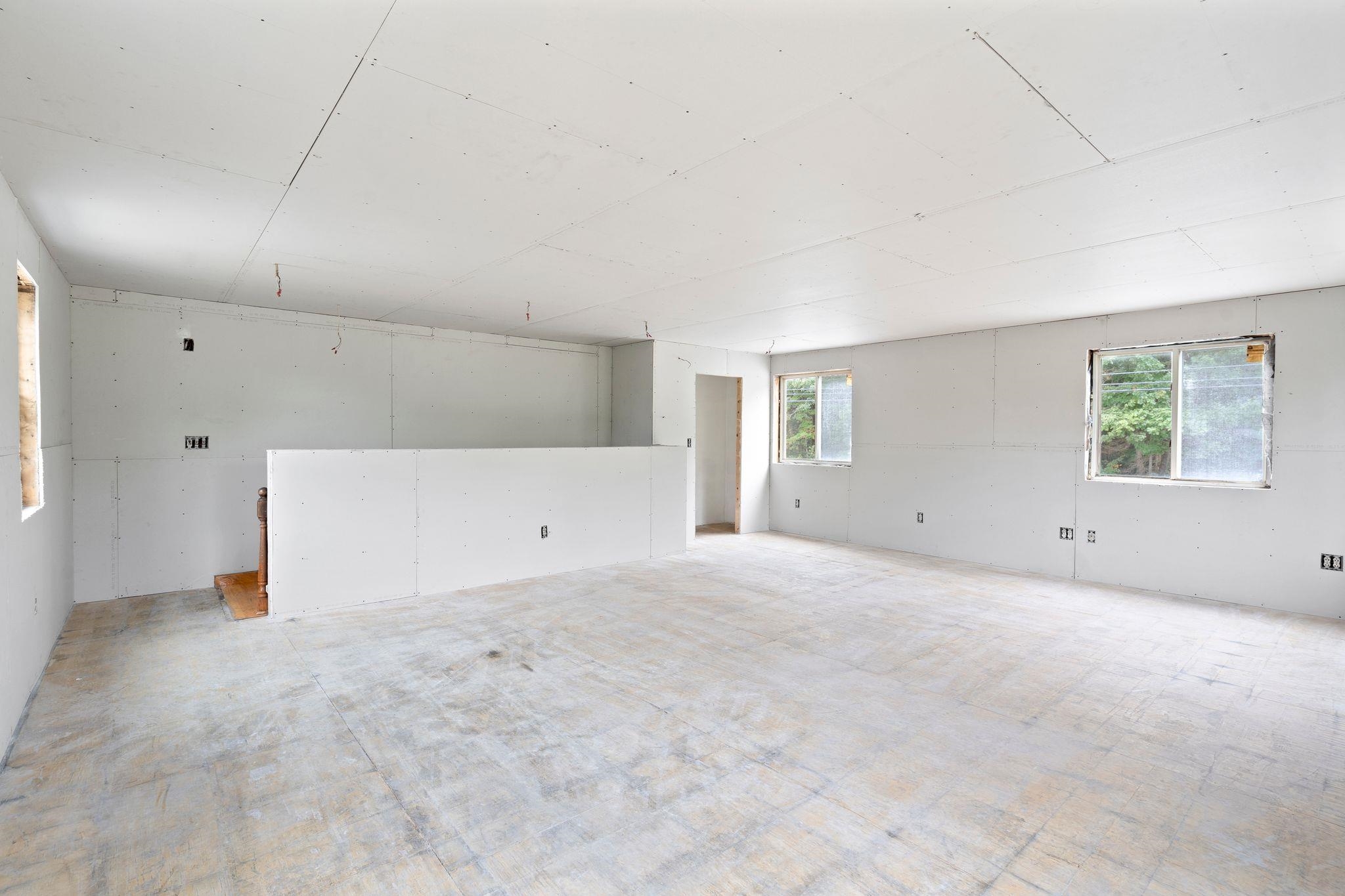 Upstairs office 19153442