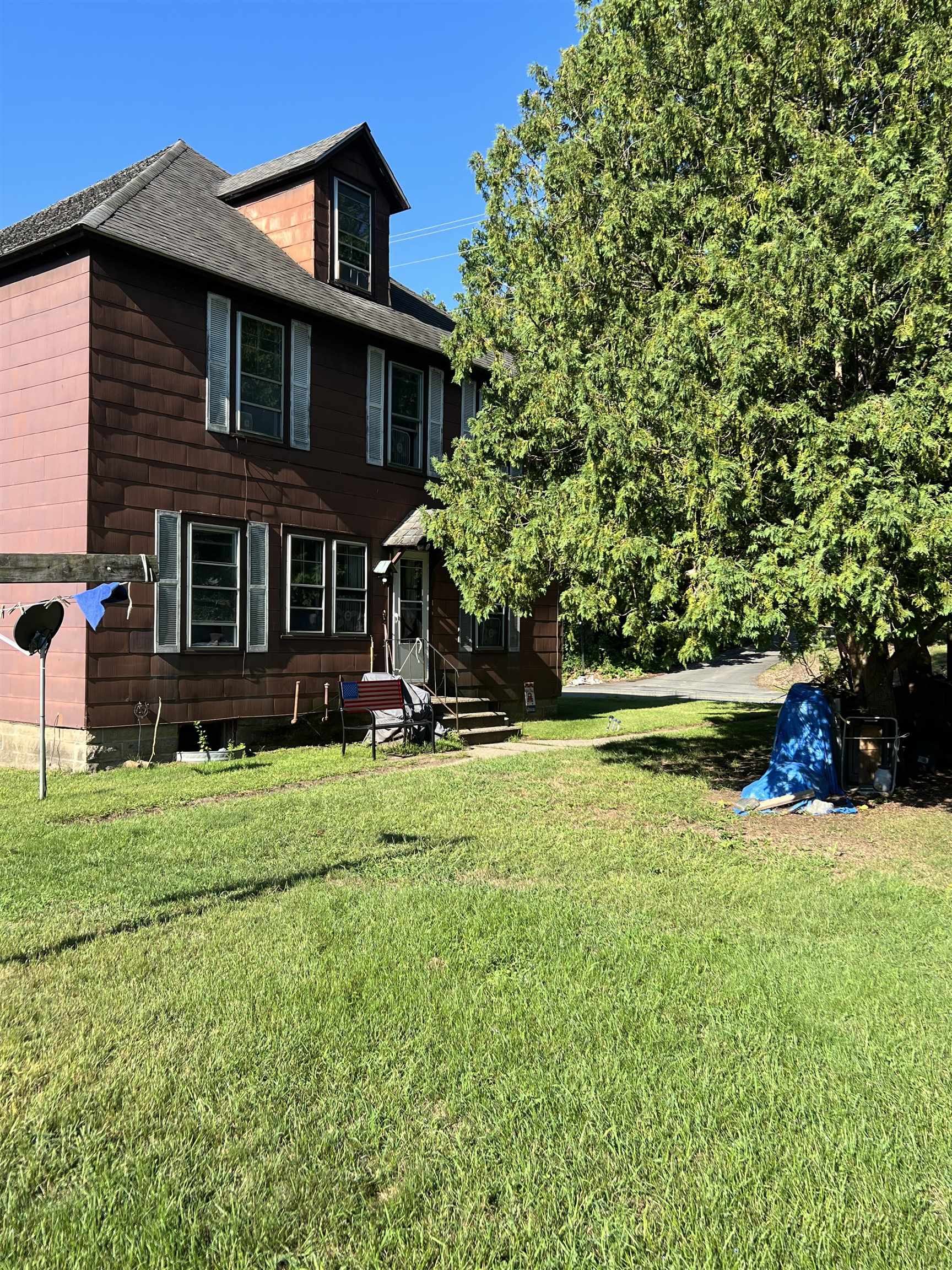 Homes for sale in Brattleboro, VT | 556 South Main St, Brattleboro, VT 05301 | MLS# 4926981