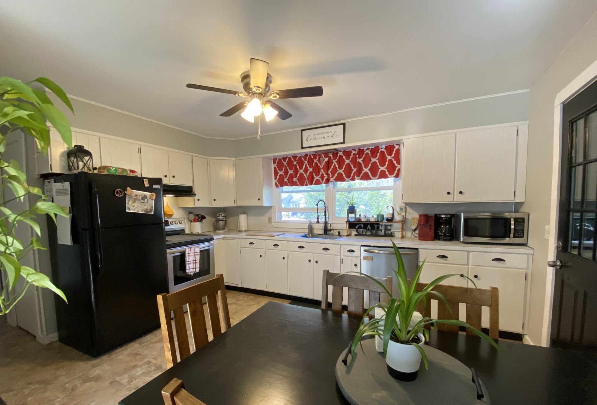 Homes for sale in Readsboro, VT | 390 Tunnel St, Readsboro, VT 05350 | MLS# 4949874