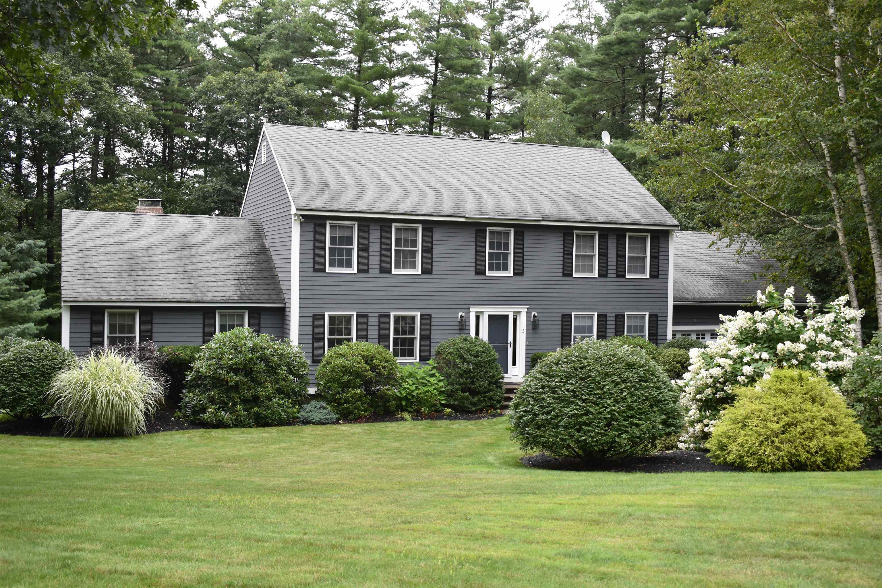 Photo of 5 Wallace Circle Londonderry NH 03053