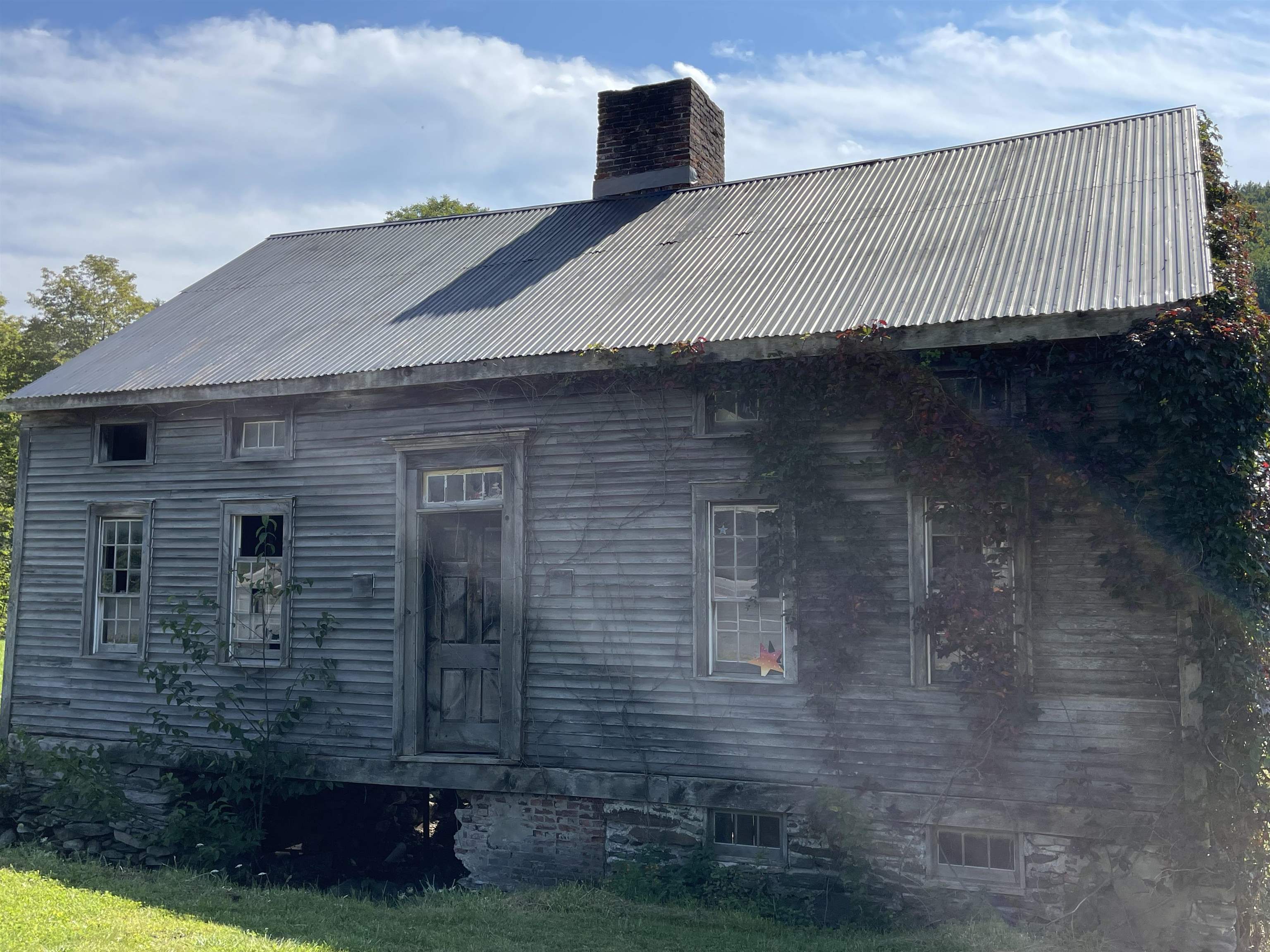 Londonderry VT Commercial Property for sale $$250,000 $306 per sq.ft.