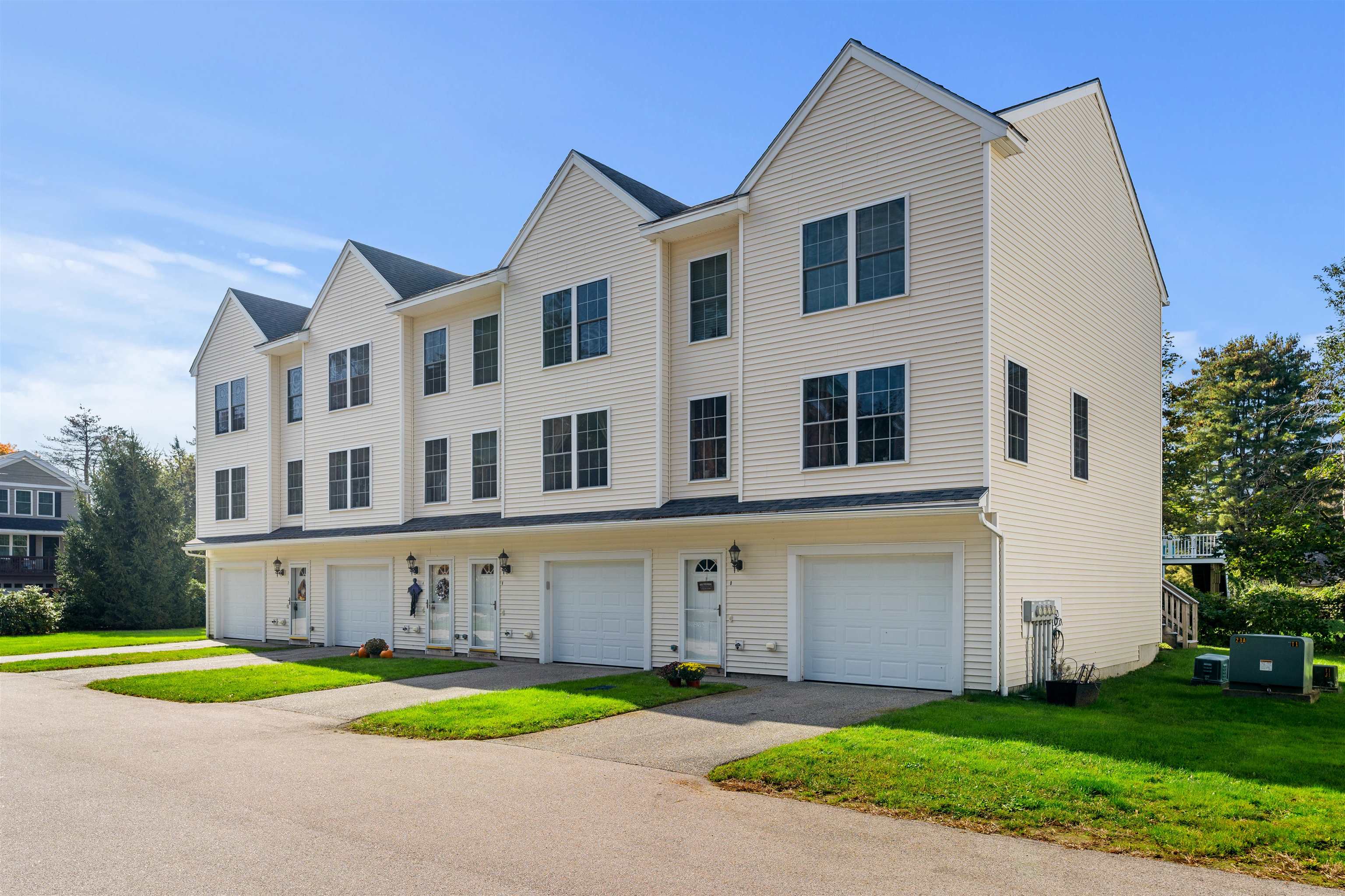 Photo of 6 Pearson Way Epping NH 03042