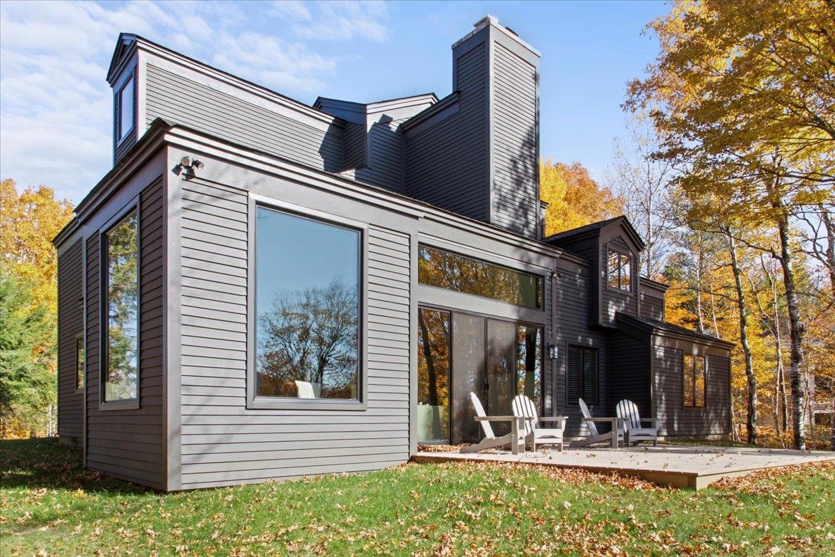 Homes for sale in Winhall, VT | 14 Old Ridge Rd, Winhall, VT 05340 | MLS# 4988110