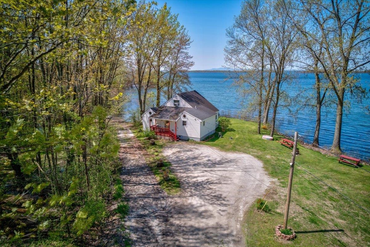 Homes for sale in St. Albans Town, VT | 570 Lapan Rd, St. Albans Town, VT 05481 | MLS# 4997380