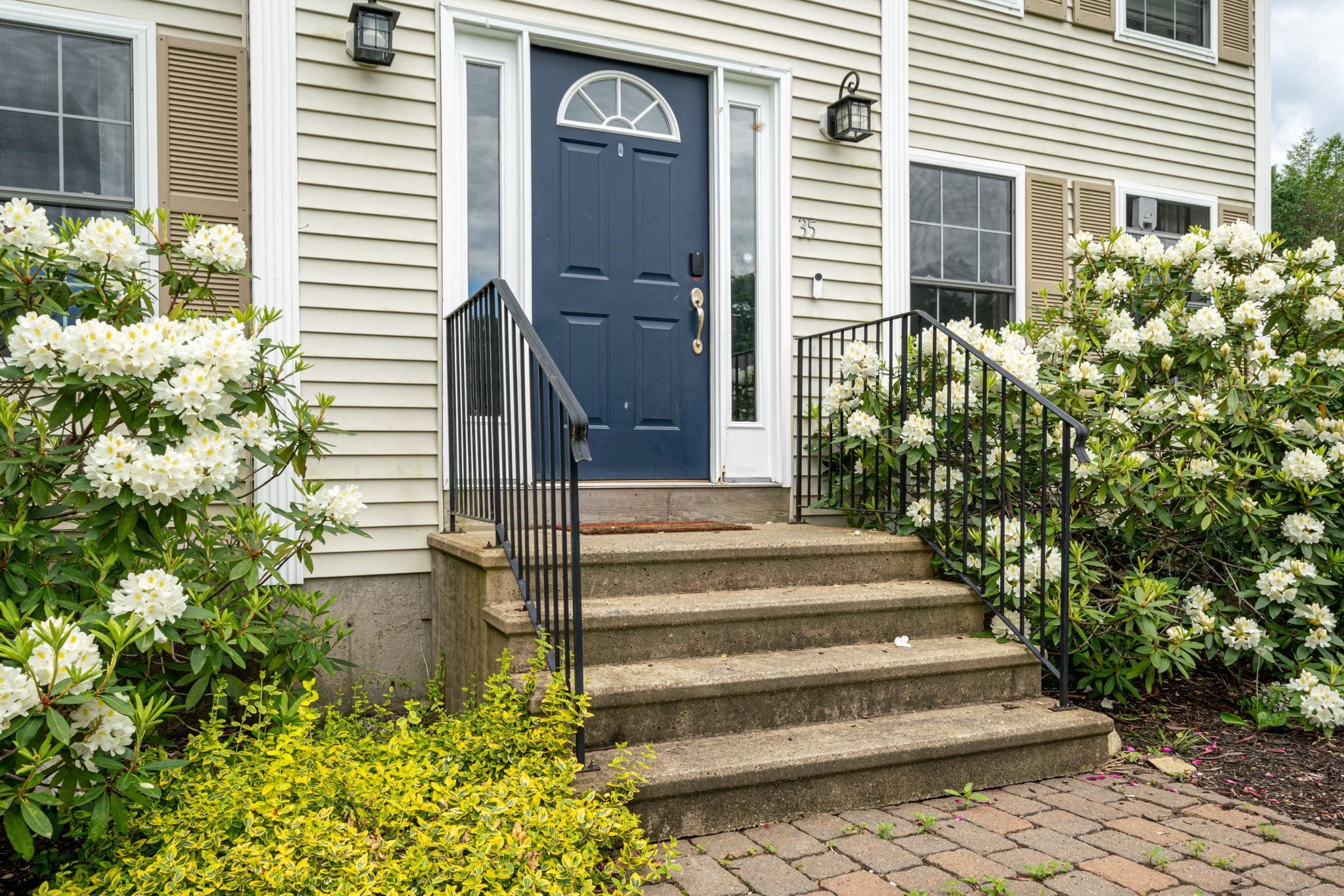 MLS 5000234: 35 Compromise Lane, Sandown NH