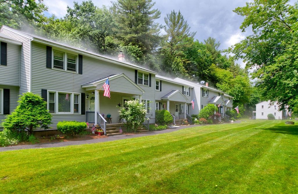 MLS 5000266: 109 Sandstone Circle, Londonderry NH