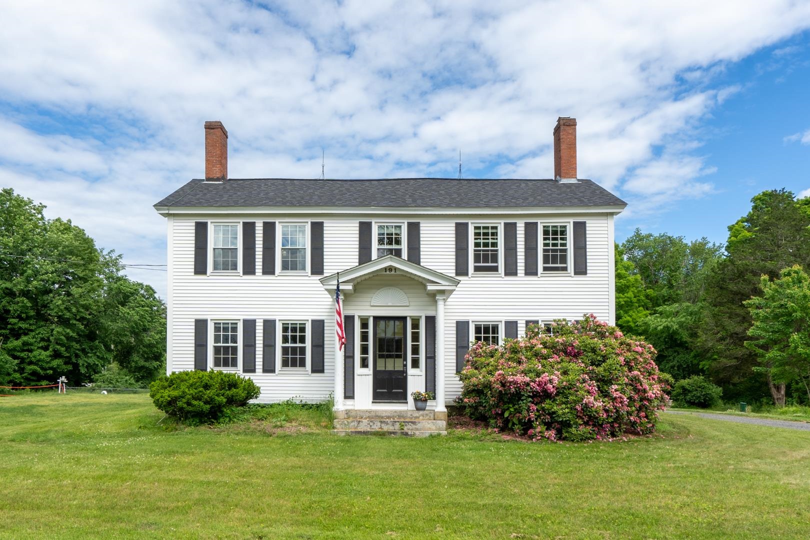 MLS 5000342: 191 Main Street, Kingston NH