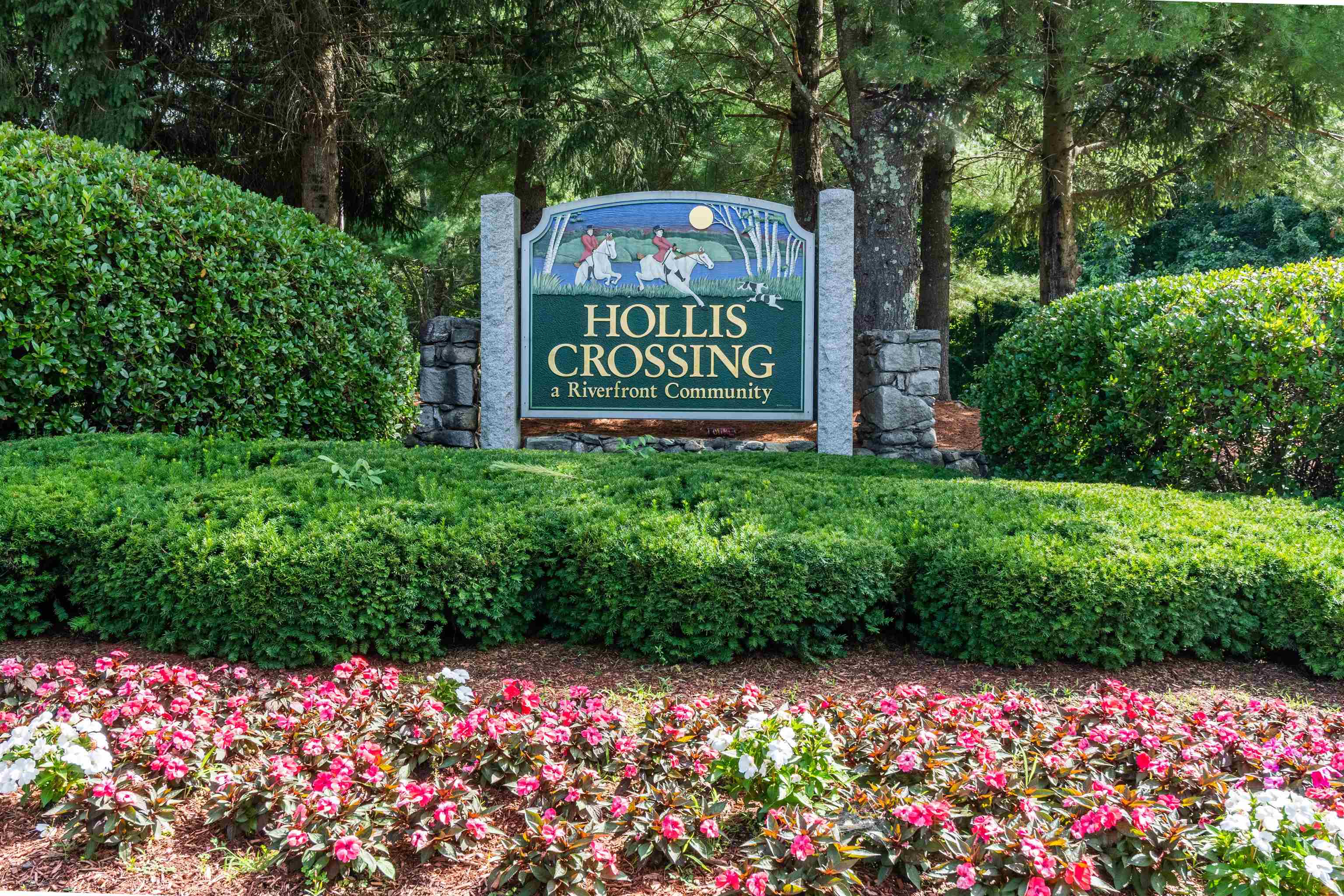 MLS 5000662: 158 Bartemus Trail-Unit 75, Nashua NH