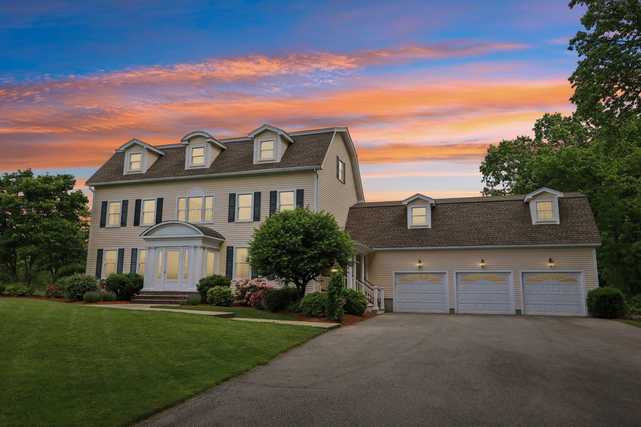 MLS 5000768: 4 Copper Beech Road, Salem NH