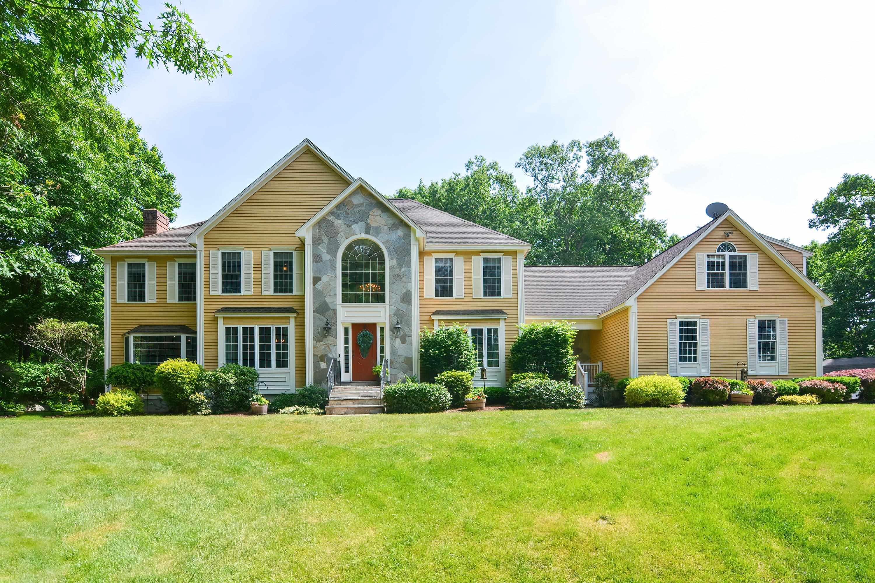 MLS 5000849: 11 Glenwood Road, Windham NH