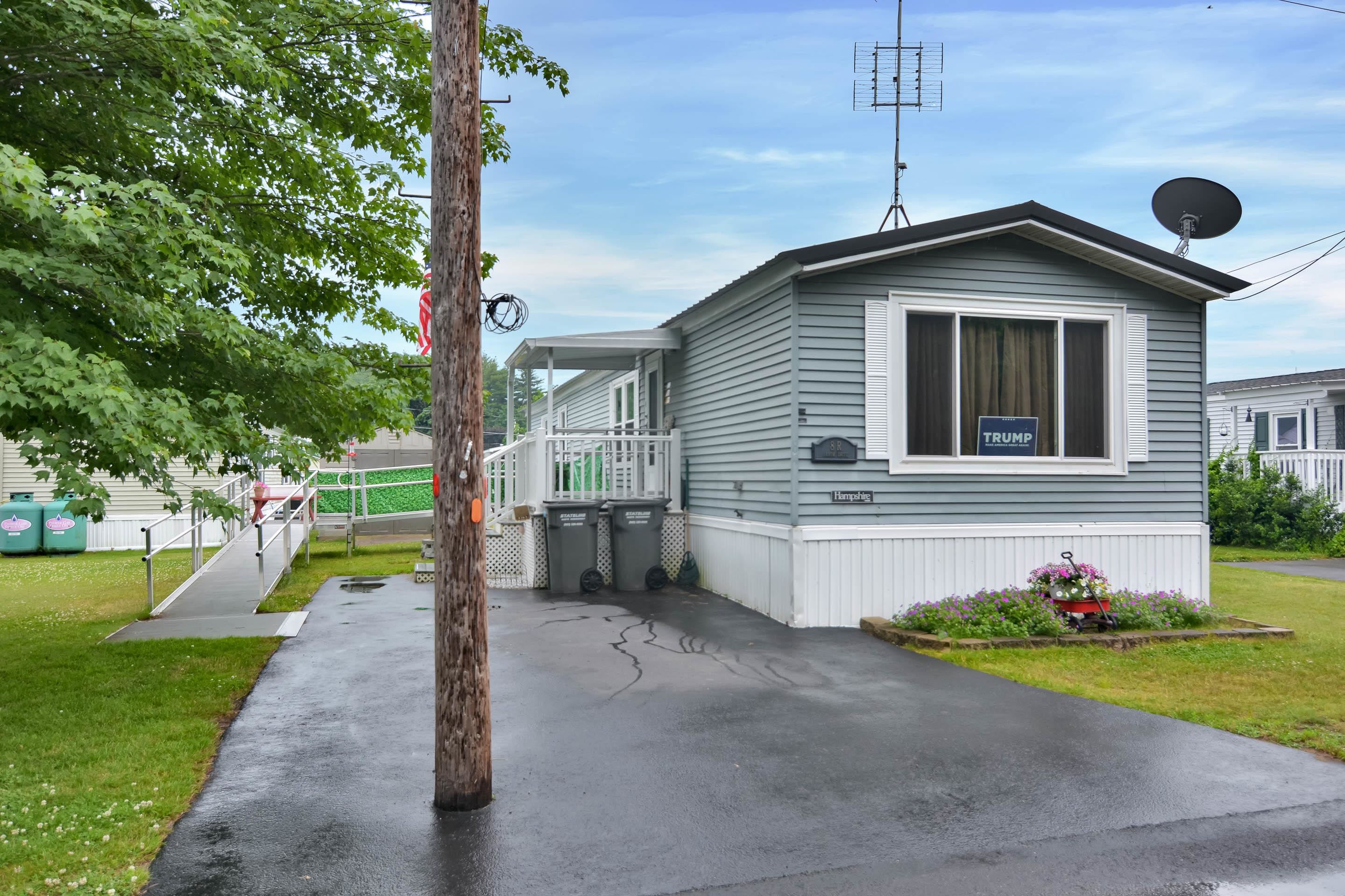 MLS 5001317: 8R Arrow Drive, Salem NH