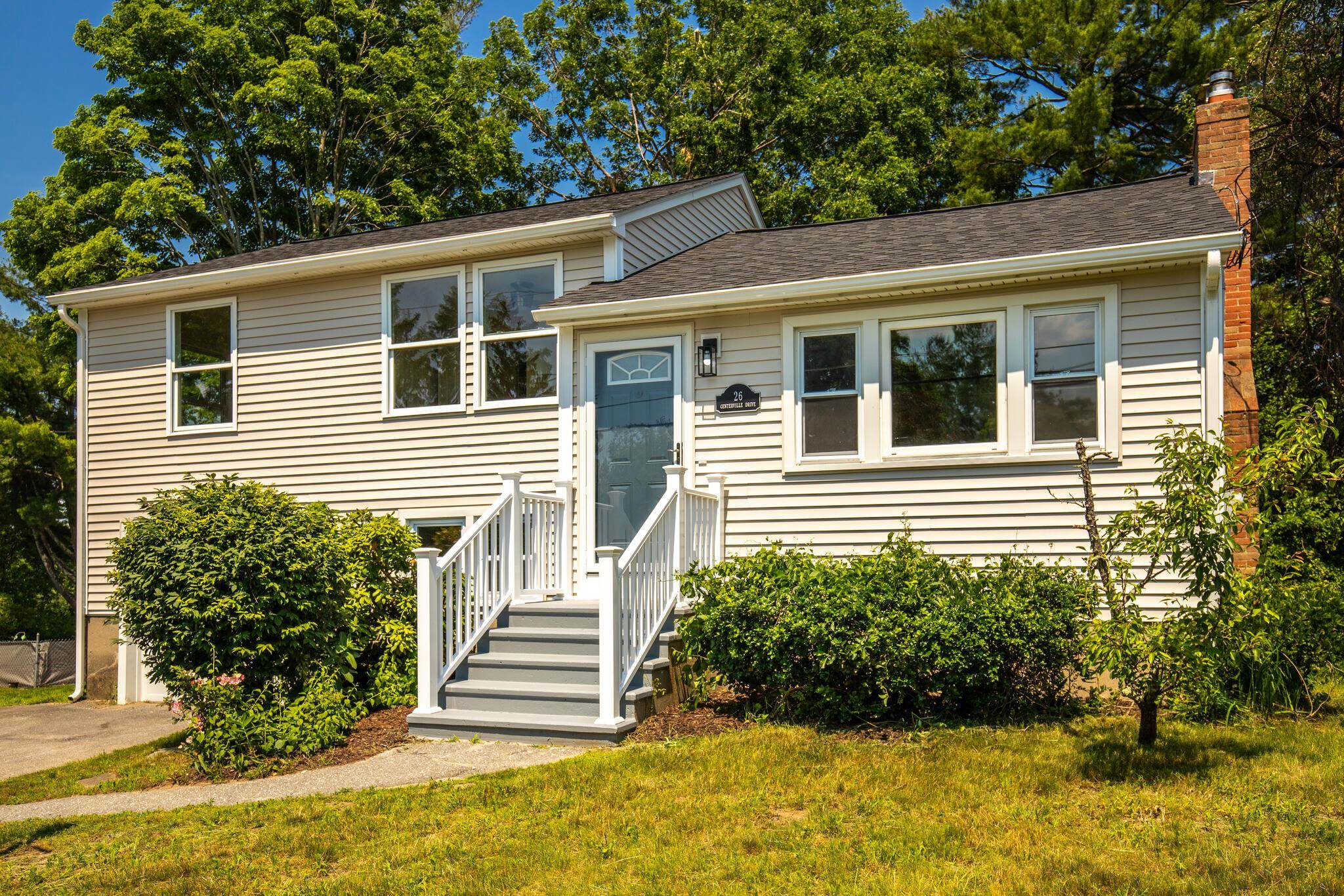 MLS 5001413: 26 Centerville Drive, Salem NH