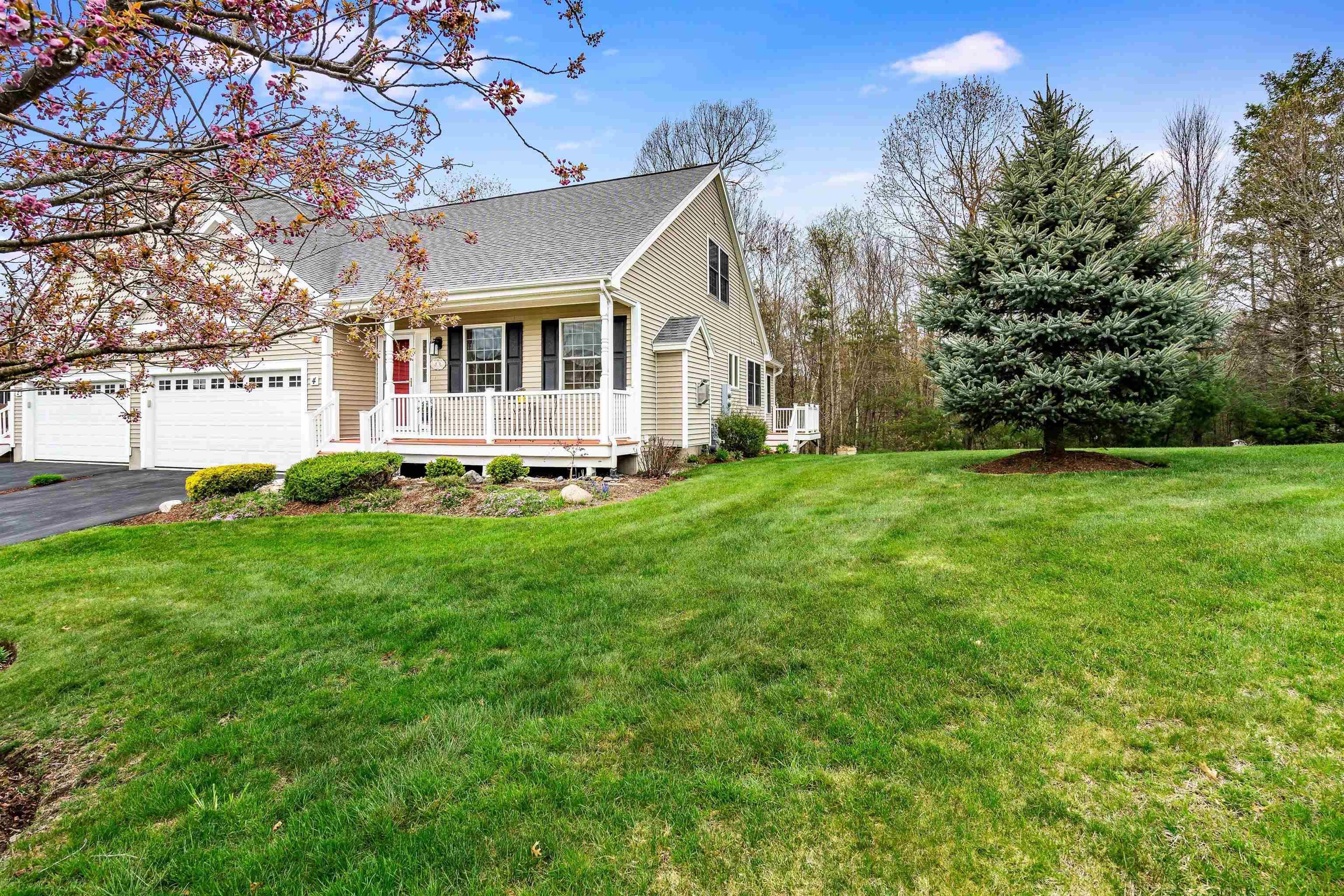 MLS 5001782: 4 Northern Avenue, Litchfield NH