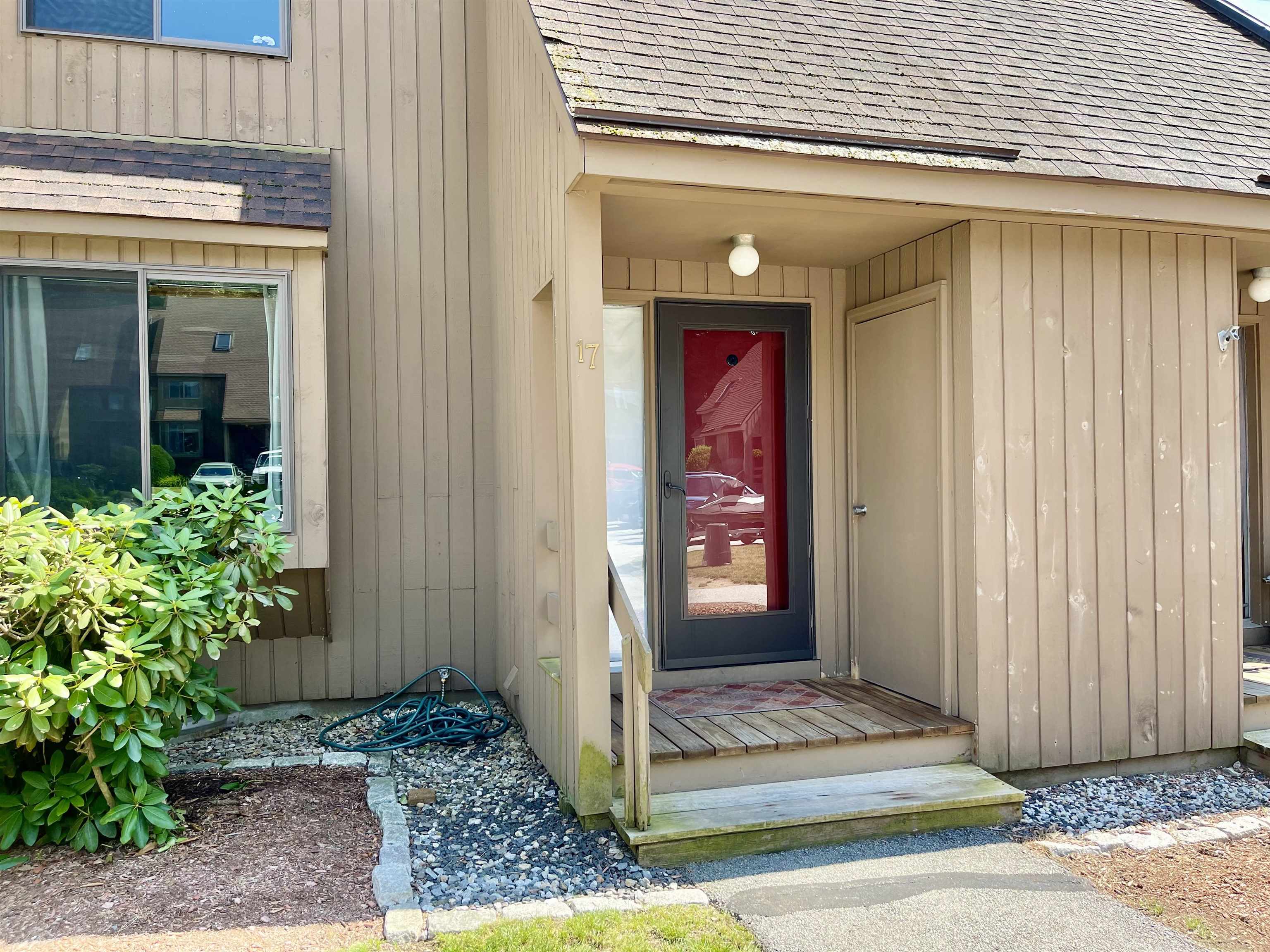 MLS 5002541: 17 Templeton Court, Merrimack NH